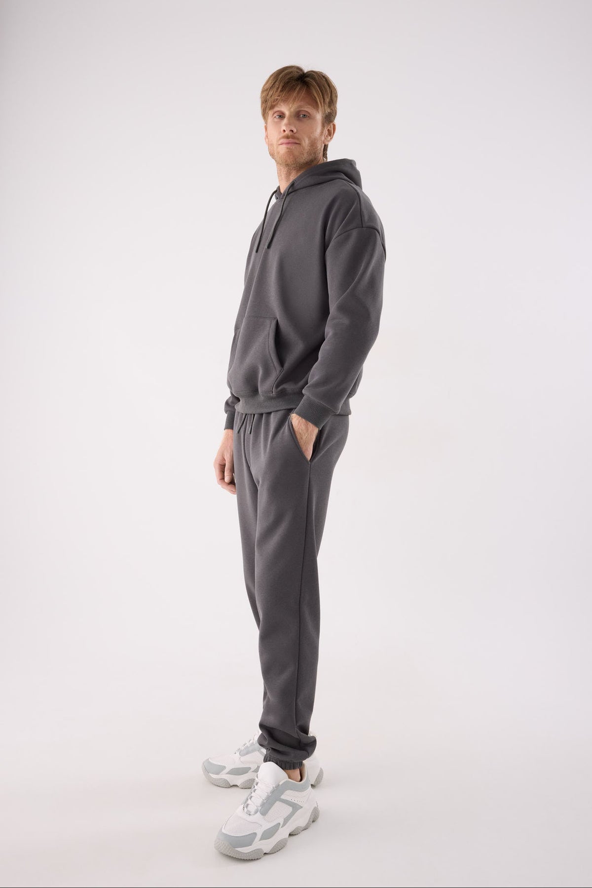 Sudadera sportiva uomo afelpada con capucha gris marengo