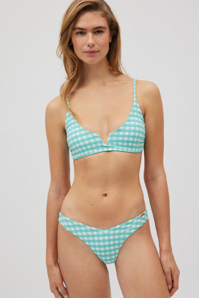 Slip bikini brasiliano a quadretti con texture azzurra