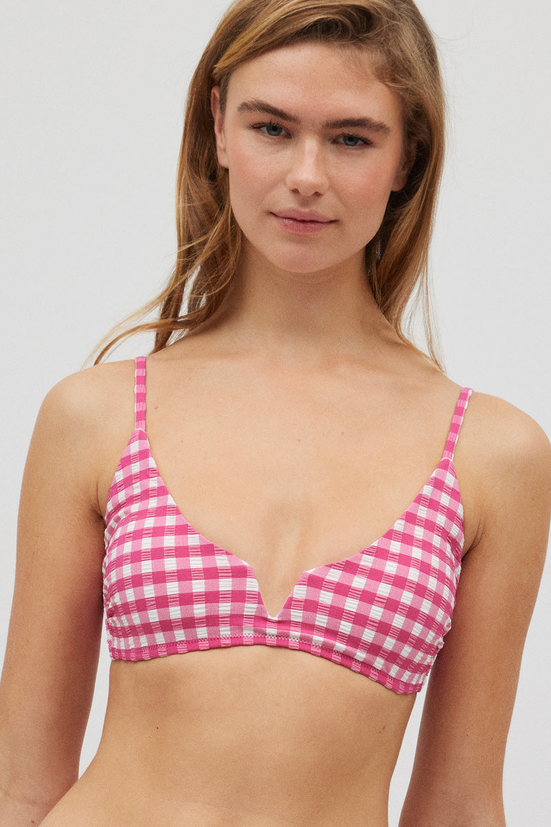 Top bikini a triangolo vichy con texture rosa