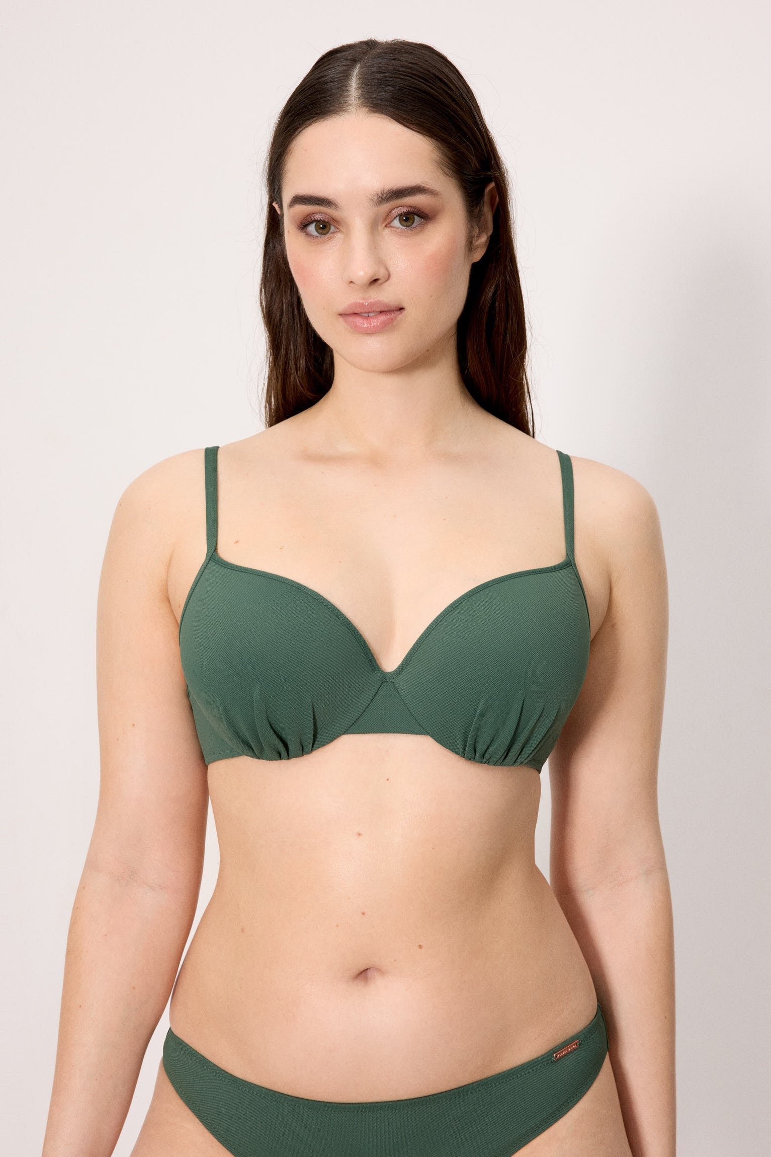 83330-wild-green-top-bikini-mujer-micropique-verde-botella-copa-c--ysabel-mora