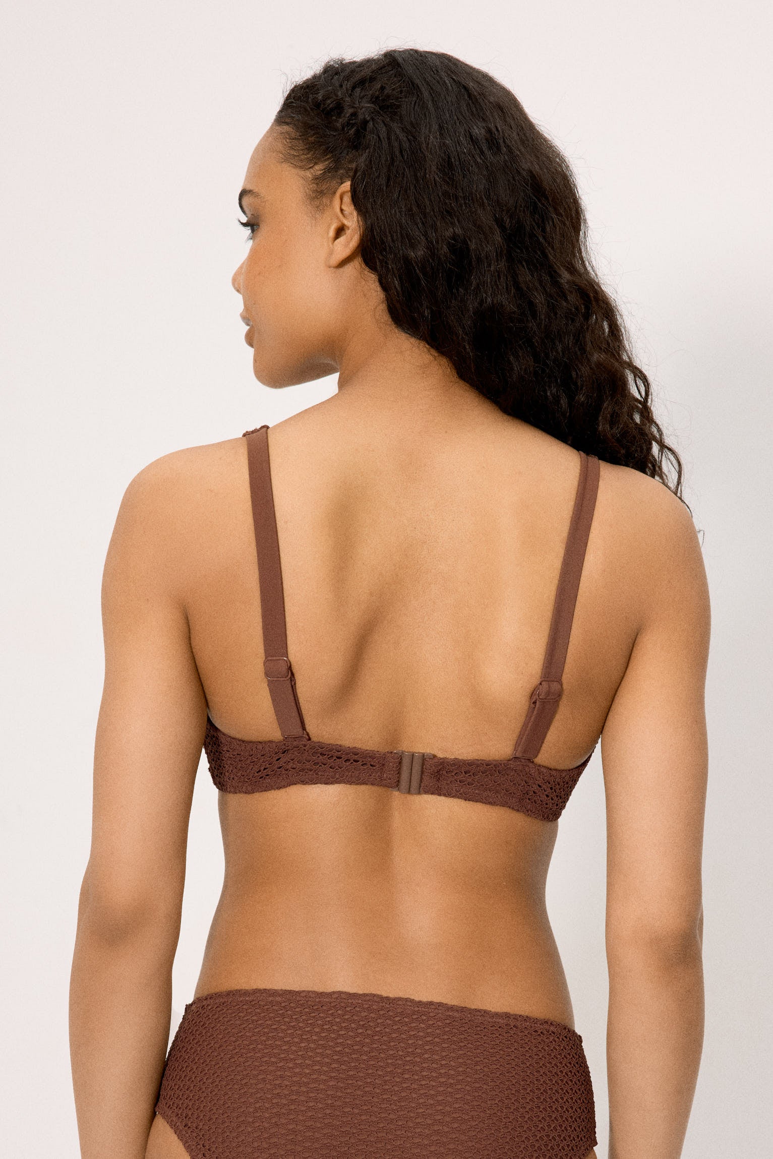 83358-brown-top-bikini-mujer-reductor-tejido-calado-marron-copa-c--ysabel-mora