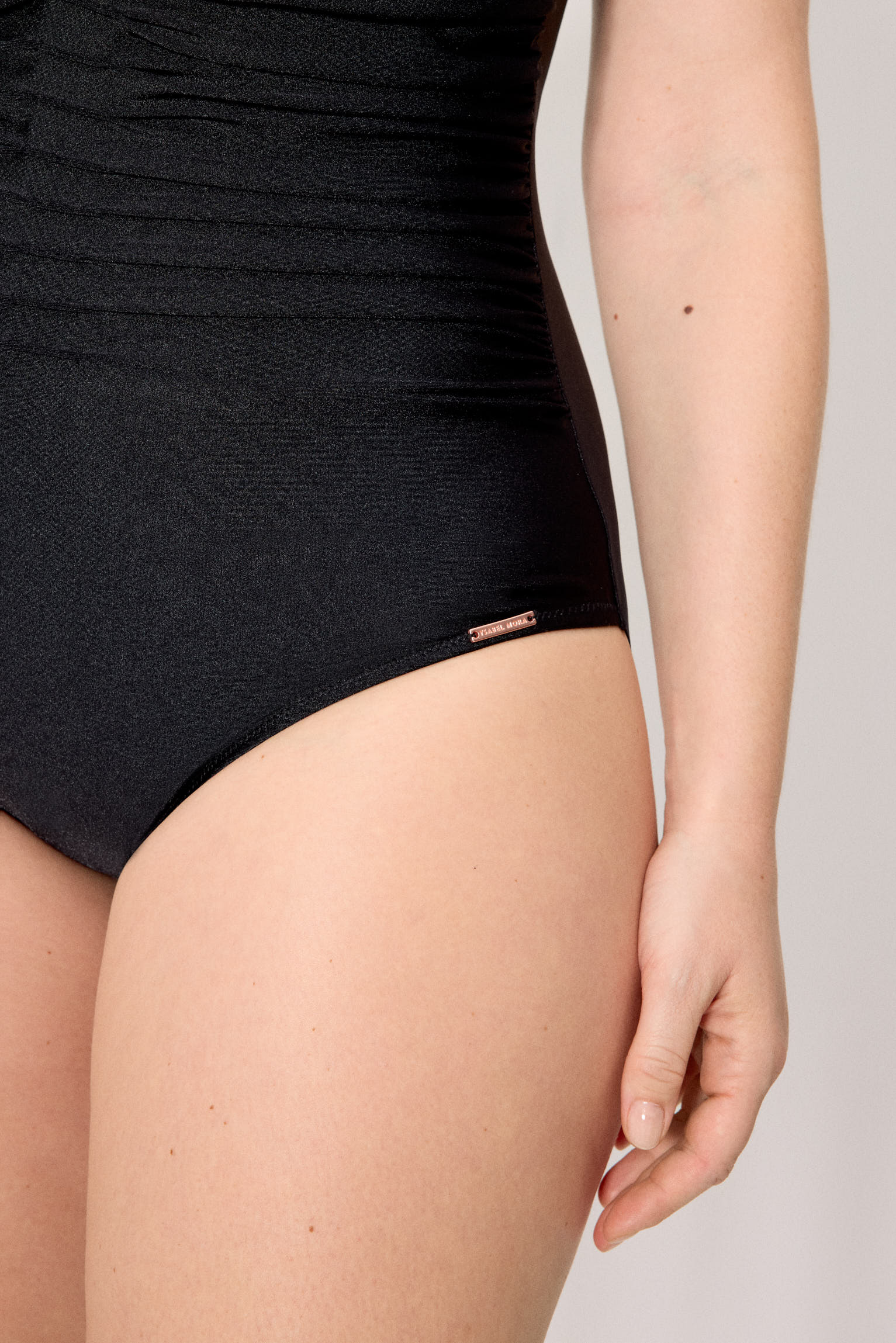 Bañador reductor pecho y abdomen con brillo negro - Ysabel Mora