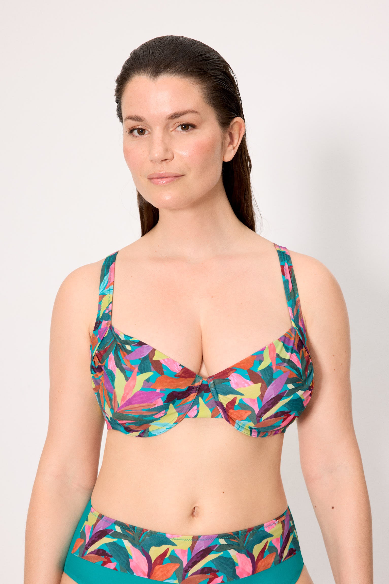 Top bikini snellente con stampa a foglie, coppe D ed E