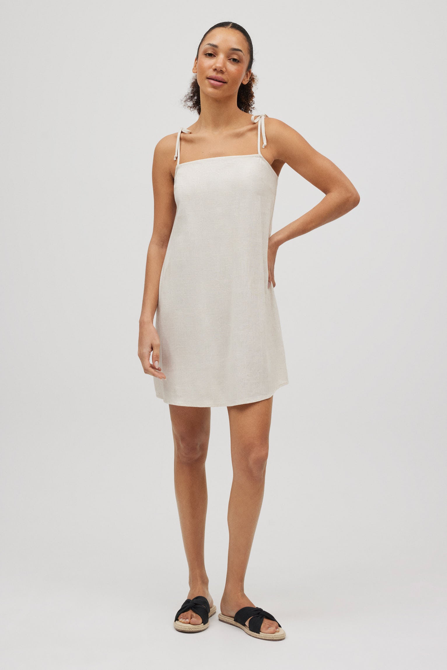 Abito corto dritto in lino