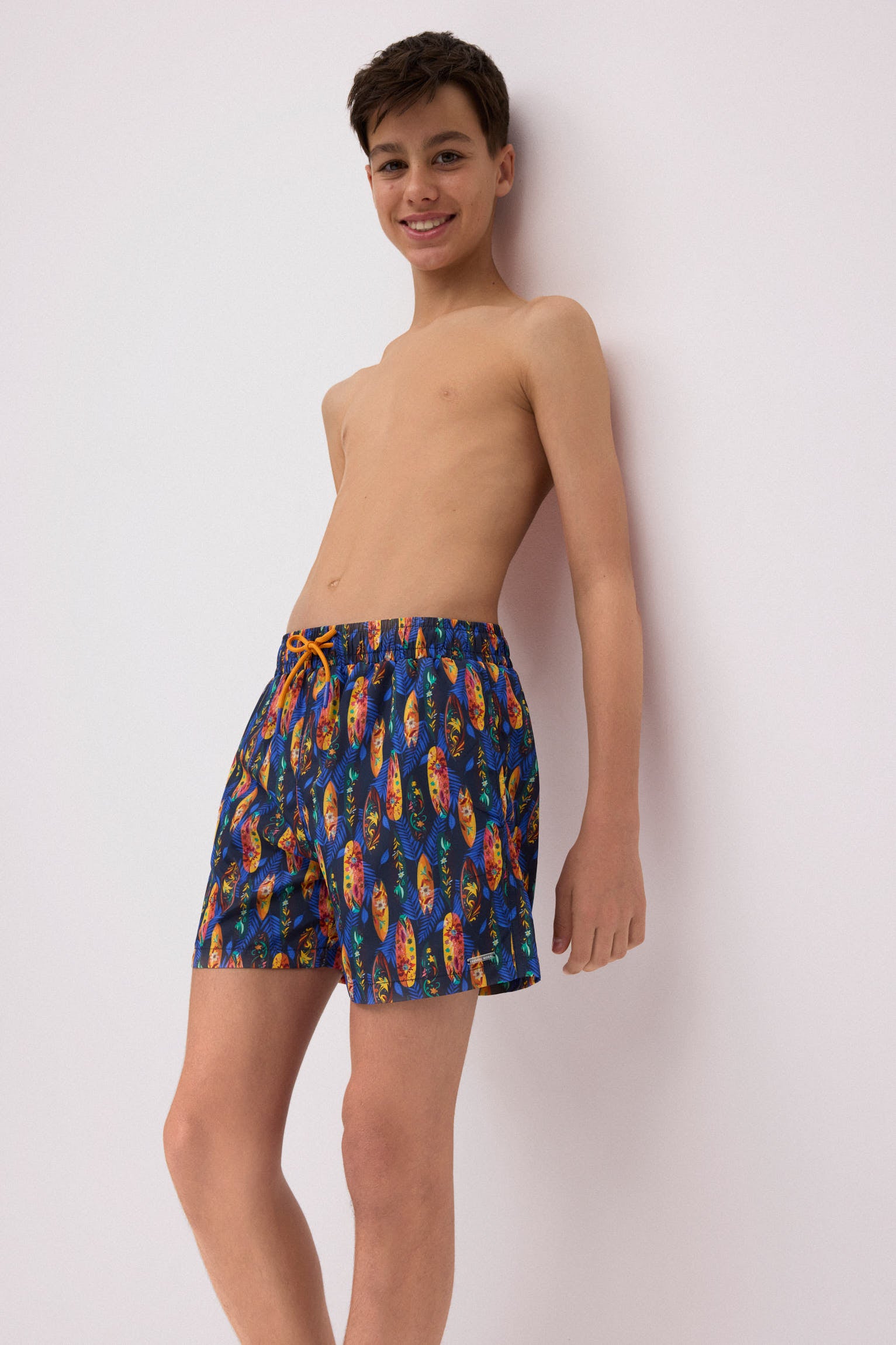 90278-3-banador-hombre-estampado-tropical-chico-ysabel-mora-multicolor