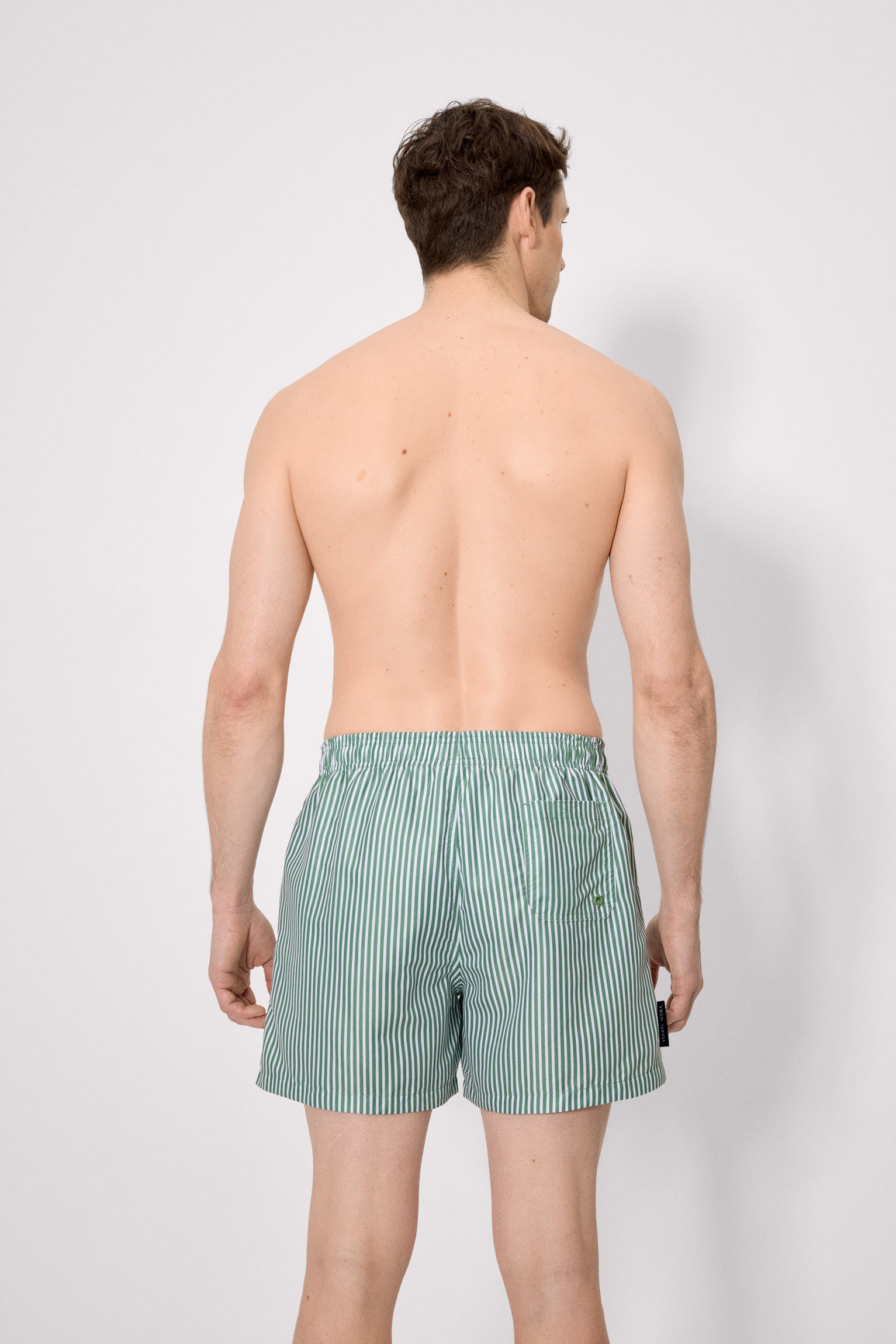 Costume da bagno di media lunghezza con stampa a righe verdi