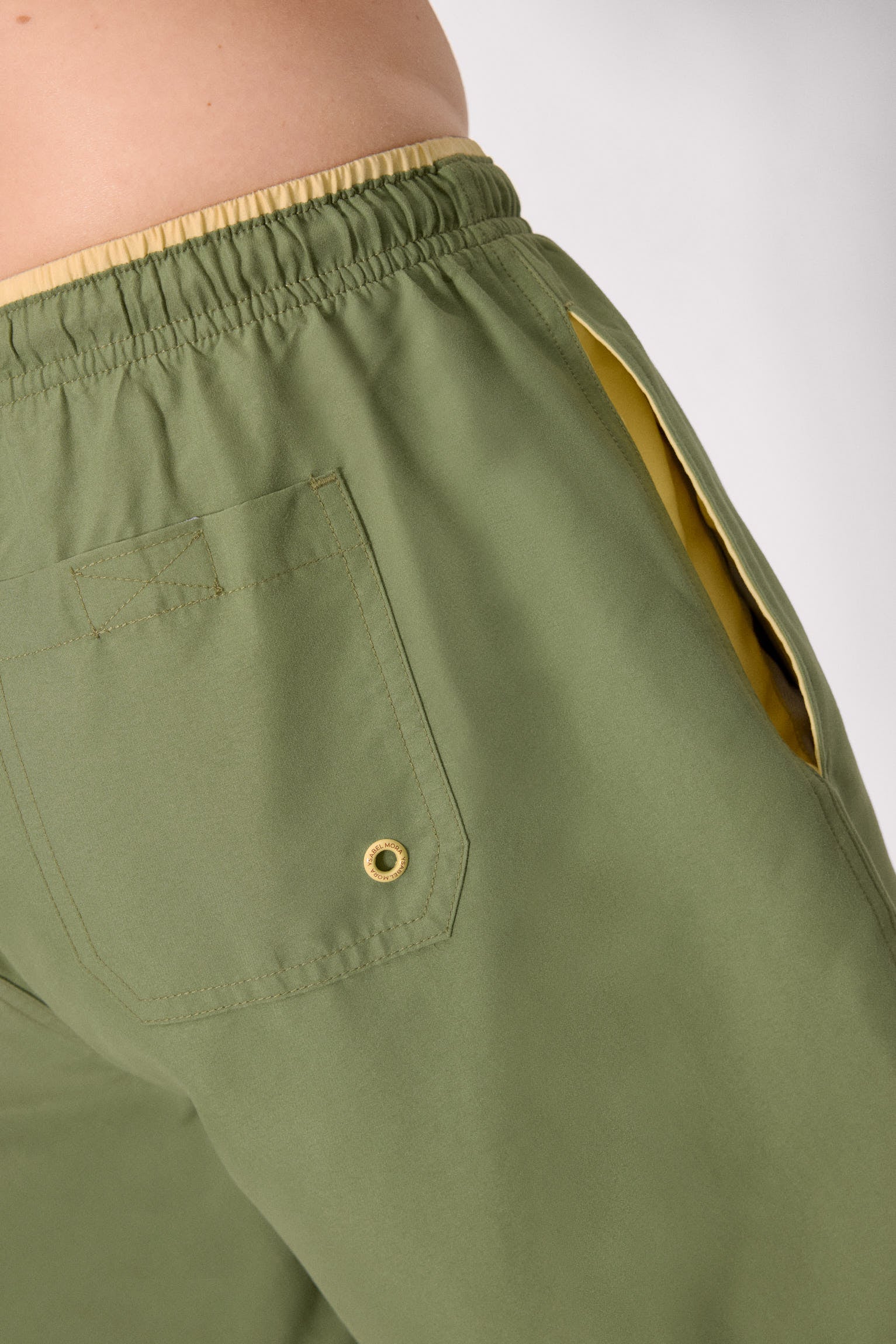 Bañador medio básico verde - Ysabel Mora