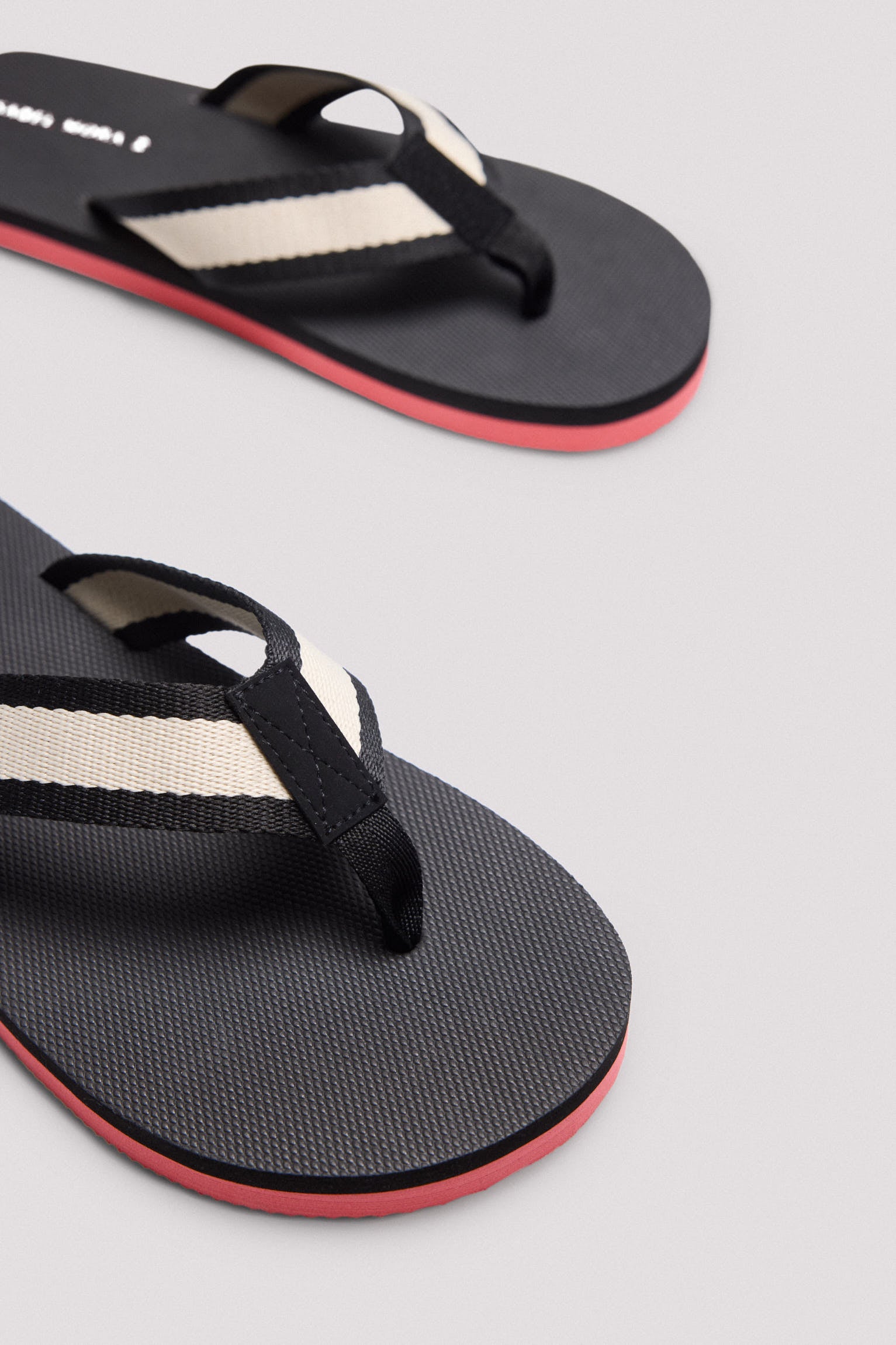 90522-9-chanclas-hombre-ysabel-mora-negro