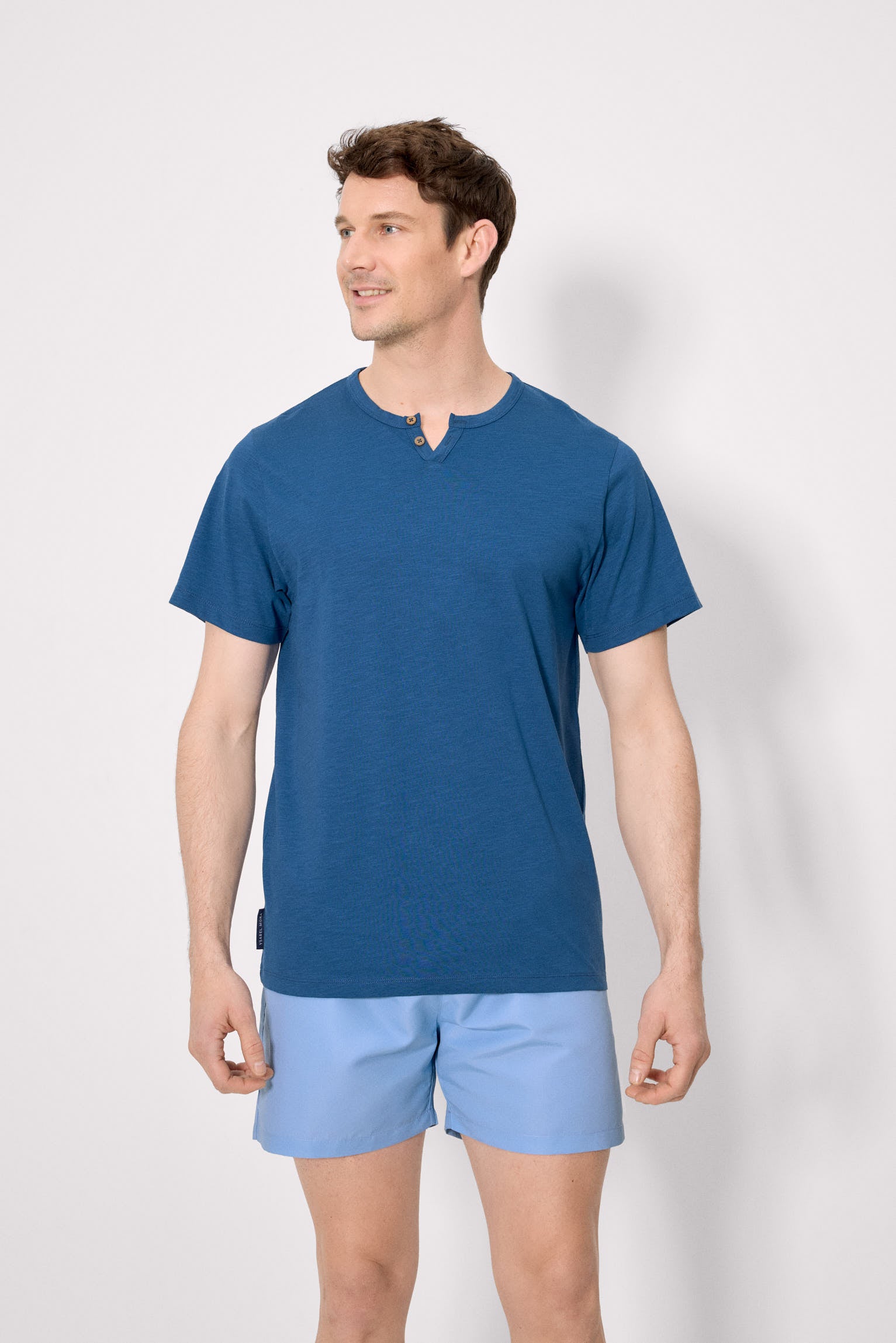 Maglietta basic a maniche corte con colletto henley, blu