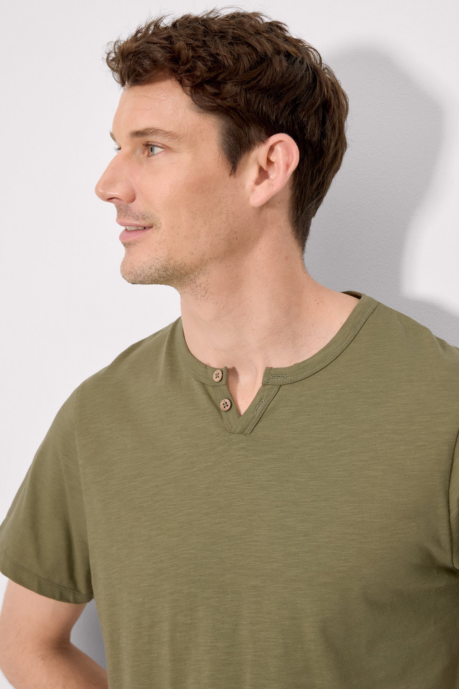 Camiseta manga corta básica cuello panadero verde - Ysabel Mora