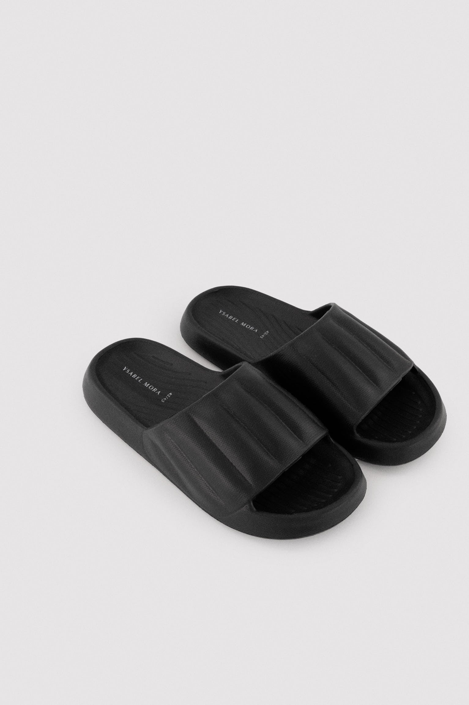 Chanclas hombre ligeras negro - Ysabel Mora