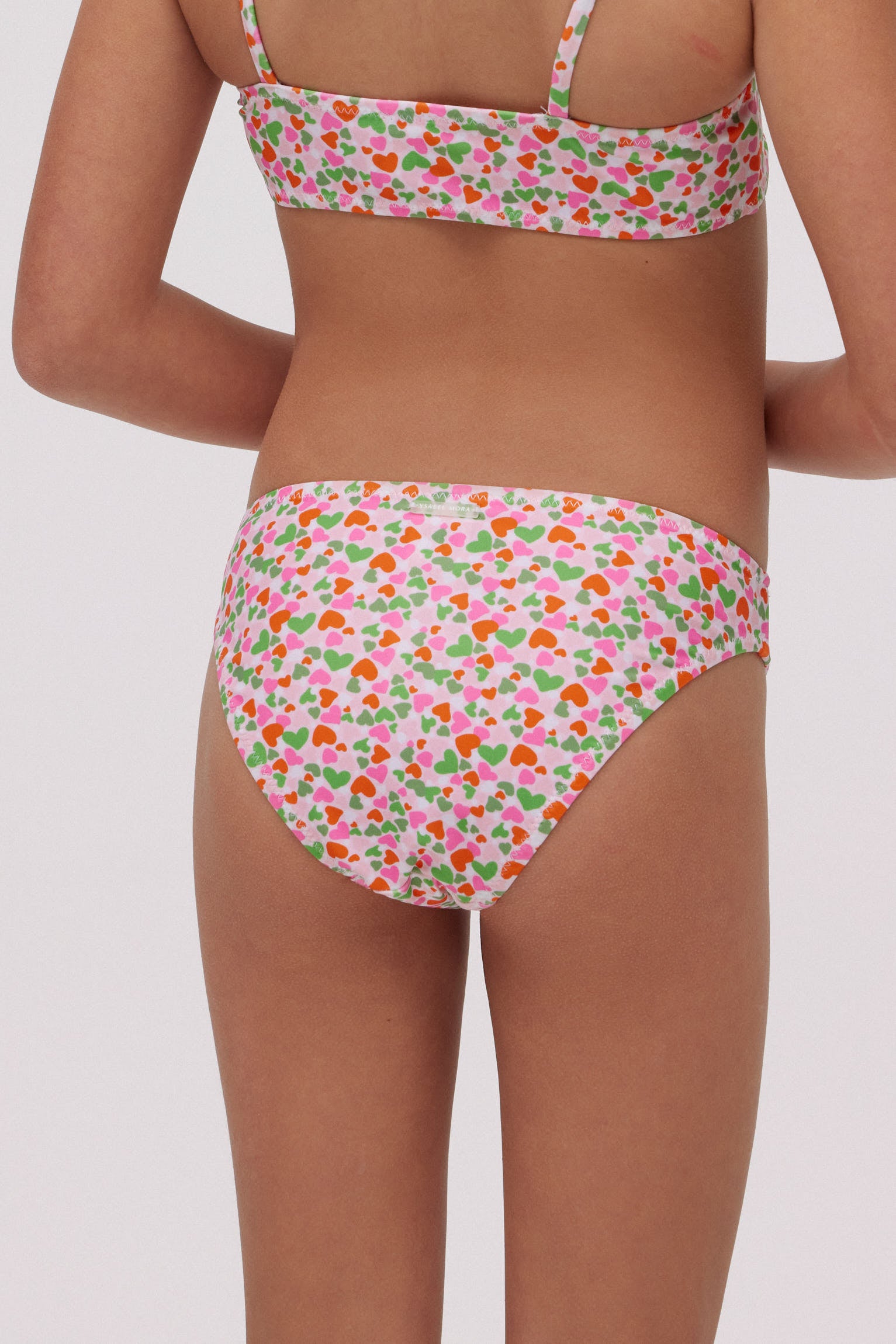 95123-2-braga-culetin-estampado-corazones-nina-ysabel-mora-multicolor