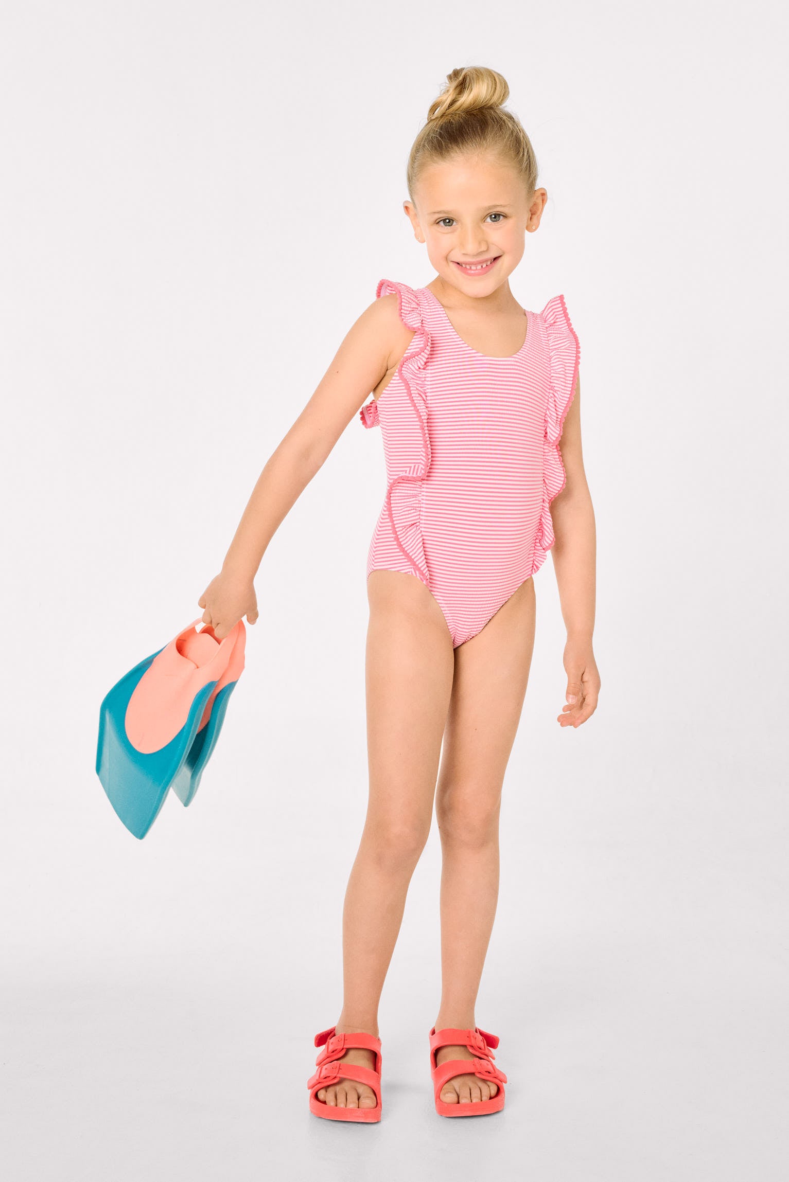 Costume da bagno da bambina con stampa a righe arricciate