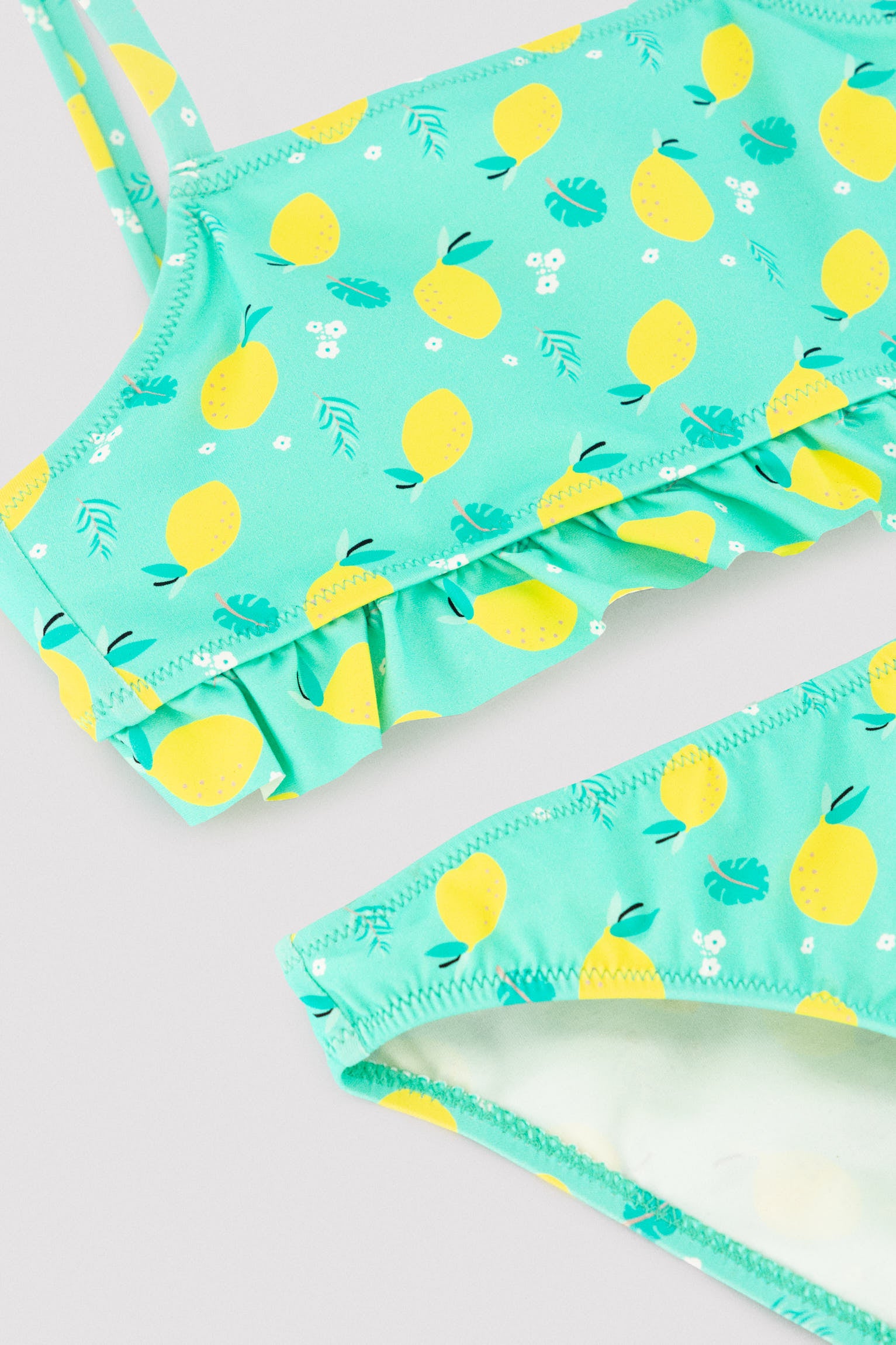 Bikini niña detalle volante estampado limones - Ysabel Mora