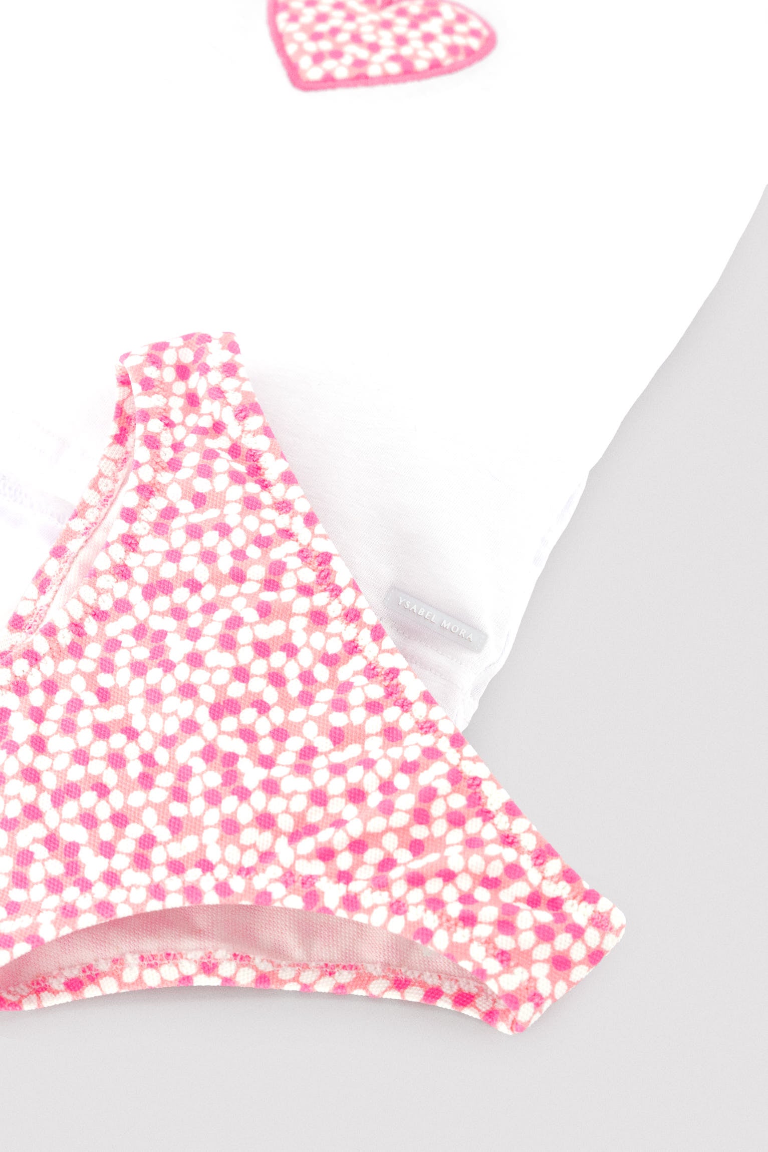 Set per neonato con maglietta con stampa a cuore e mutandine fantasia