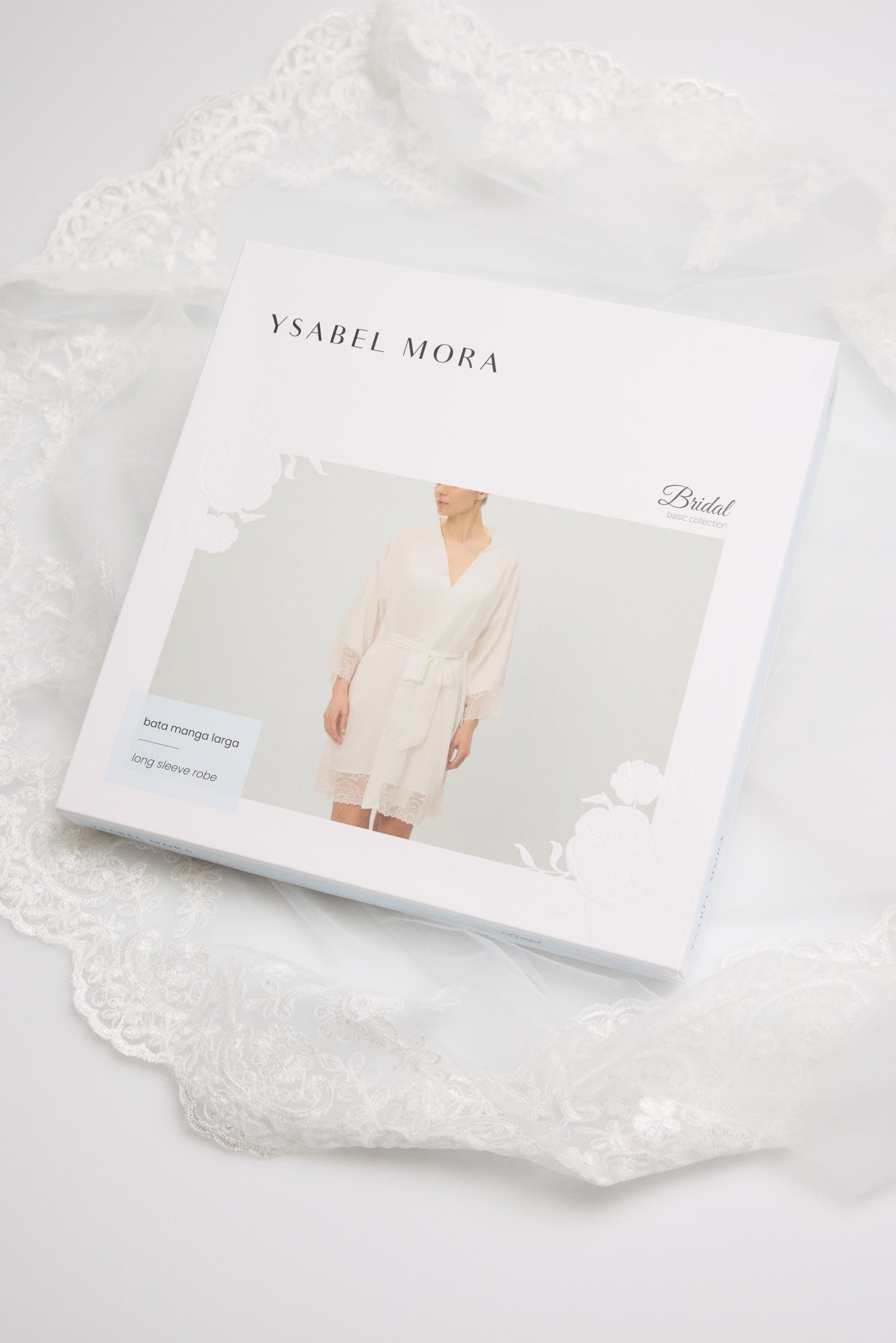 Bata de manga larga de satén blanco | Colección Novia - Ysabel Mora