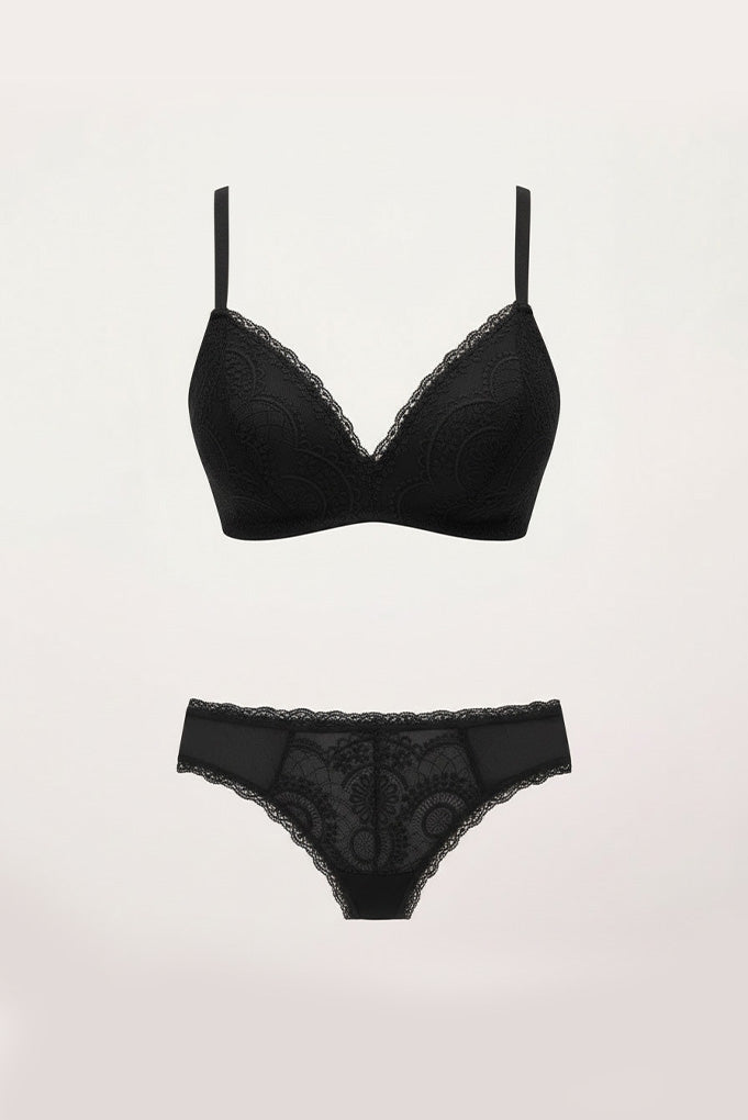 Completo intimo: reggiseno senza ferretto e slip brasiliano, nero