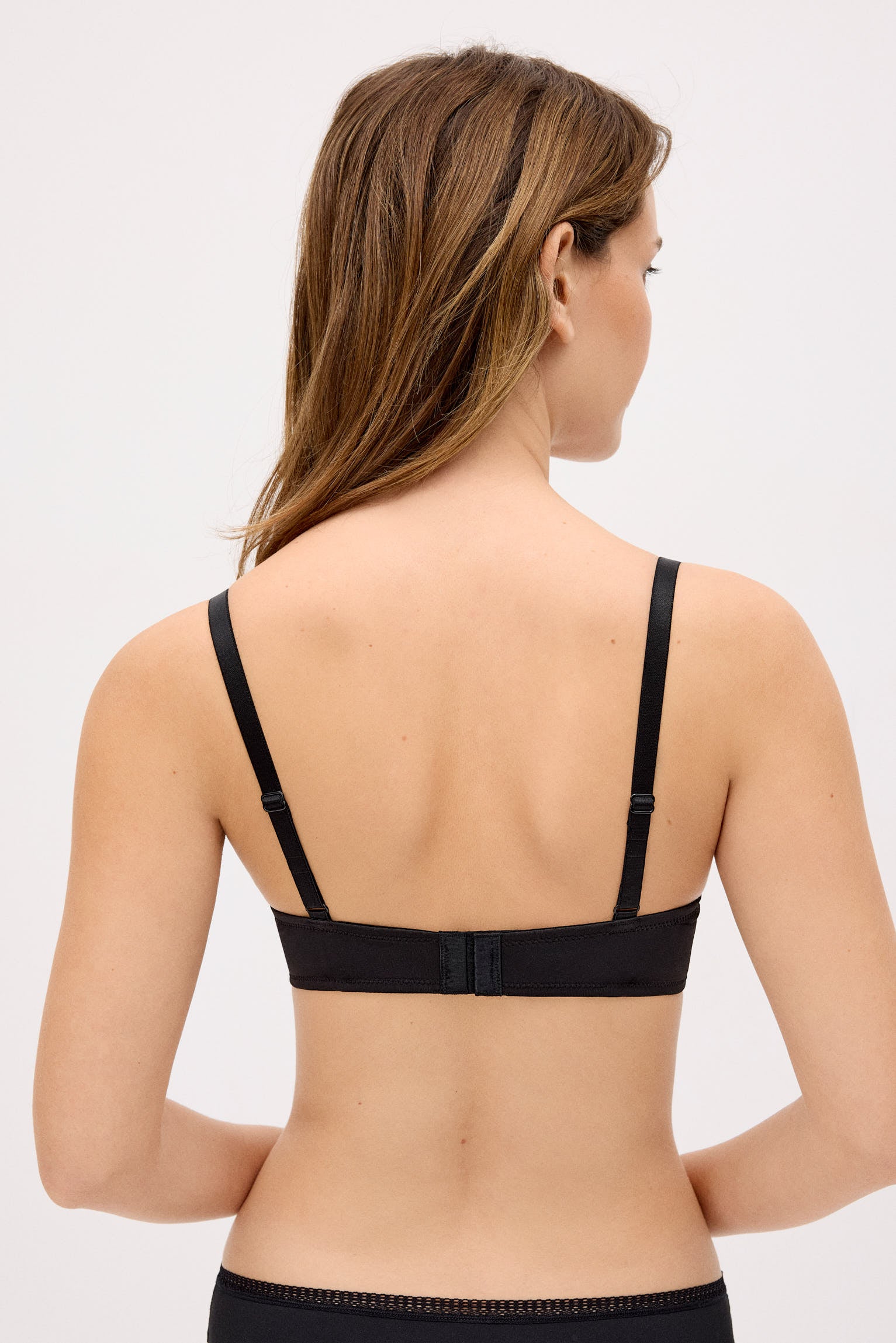 10809-2-sujetador-push-up-con-encaje-negro-vitamine-sea-paula-echevarria