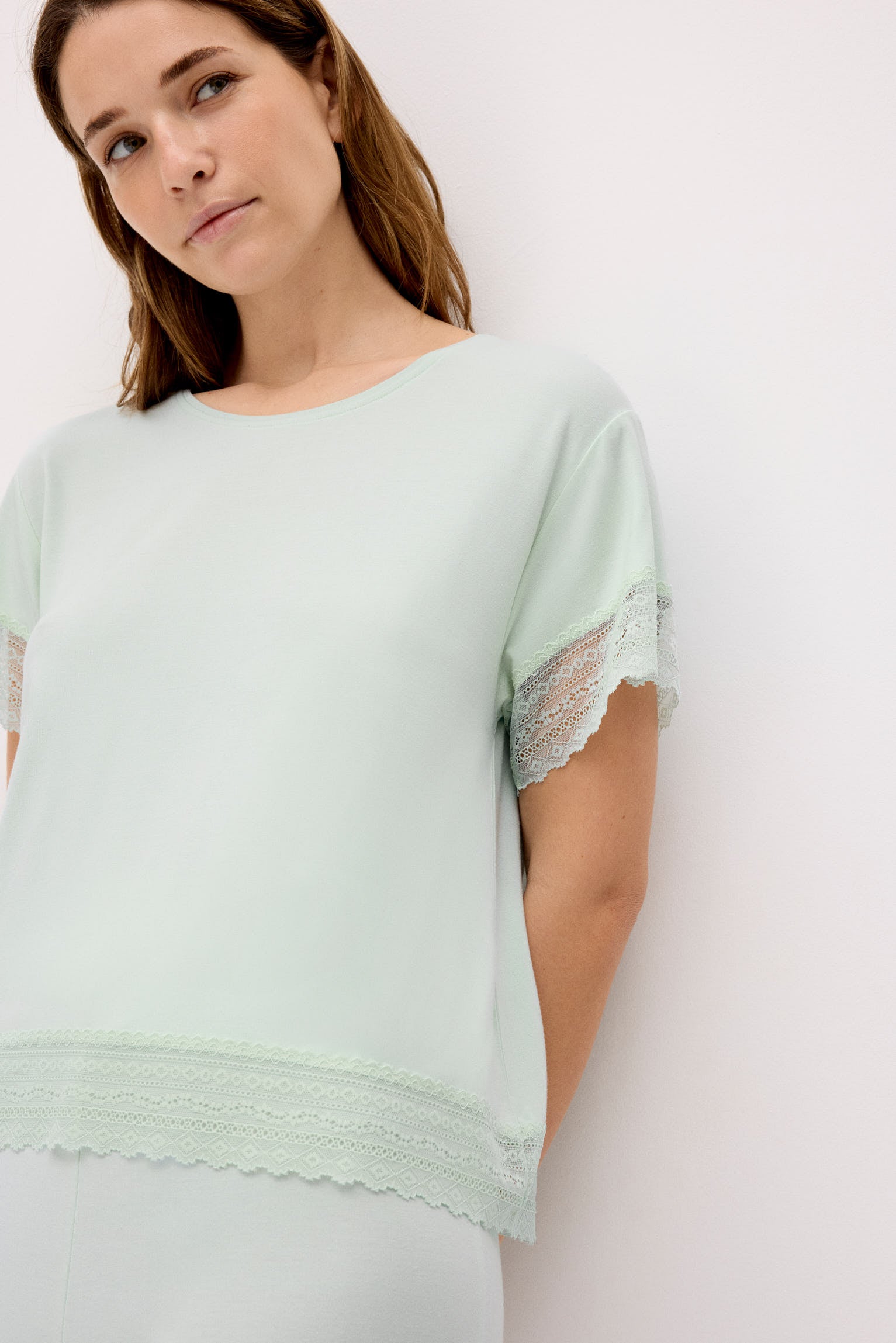 10821-3-pijama-ligero-camiseta-manga-corta-pantalon-capri-ancho-verde-paula-echevarria