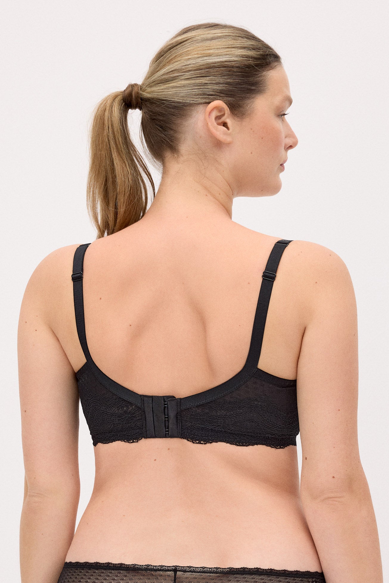 Reggiseno con ferretto e imbottitura in plumetis nero