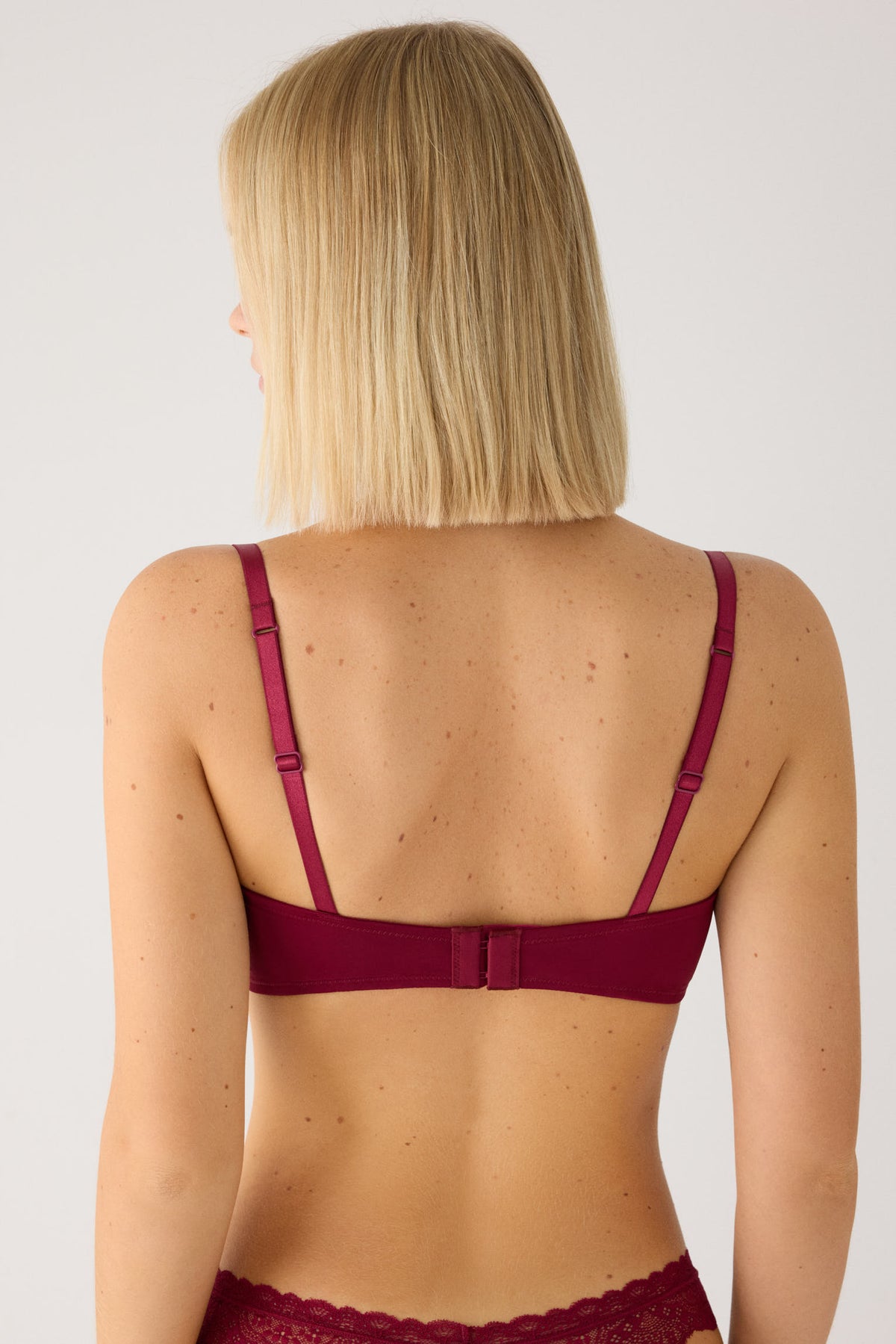 Reggiseno balconette bordeaux | Paula Echevarría Limited Edition