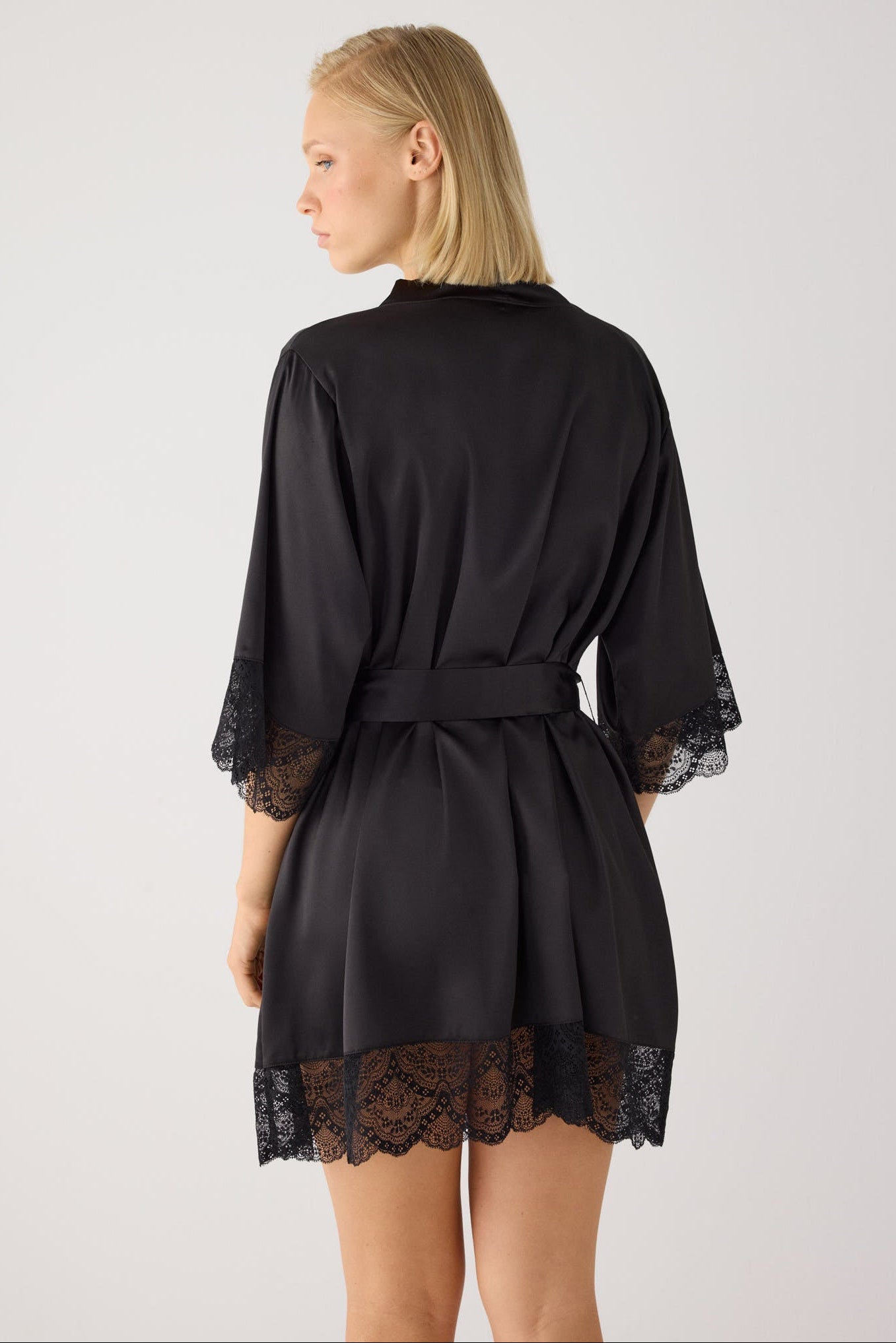 Bata raso lencera nero | Paula Echevarría Limited Edition
