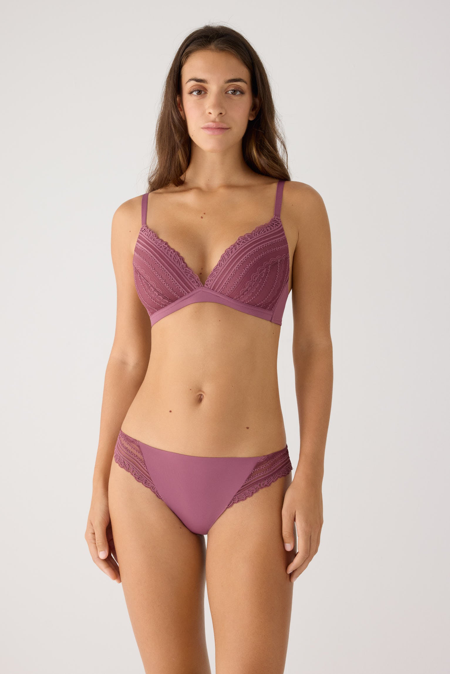 Slip brasiliana pizzo rosa | Paula Echevarria