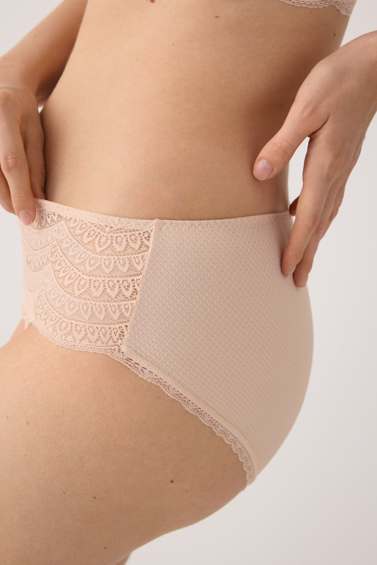 Slip midi pizzo nude | Paula Echevarria
