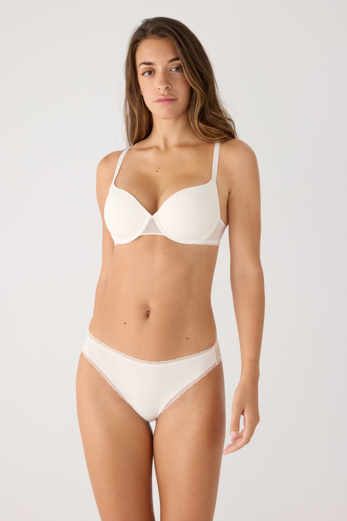 Completo reggiseno con ferretto imbottito e slip mini texture avorio