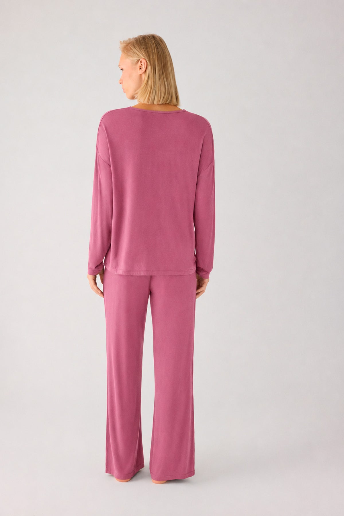 Pijama largo de donna ligero y suave con pantalón ancho rosa