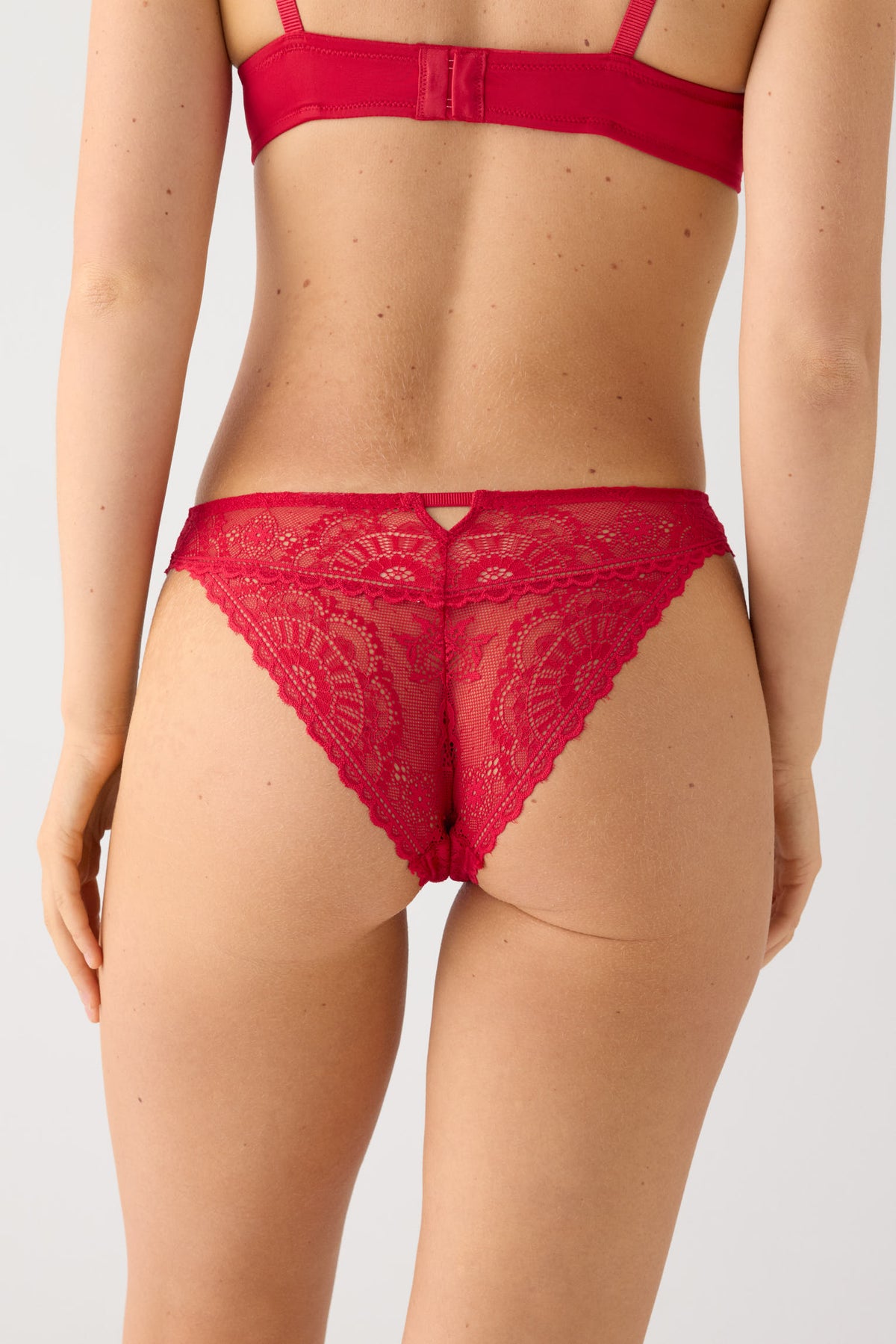 Slip brasiliana pizzo rosso