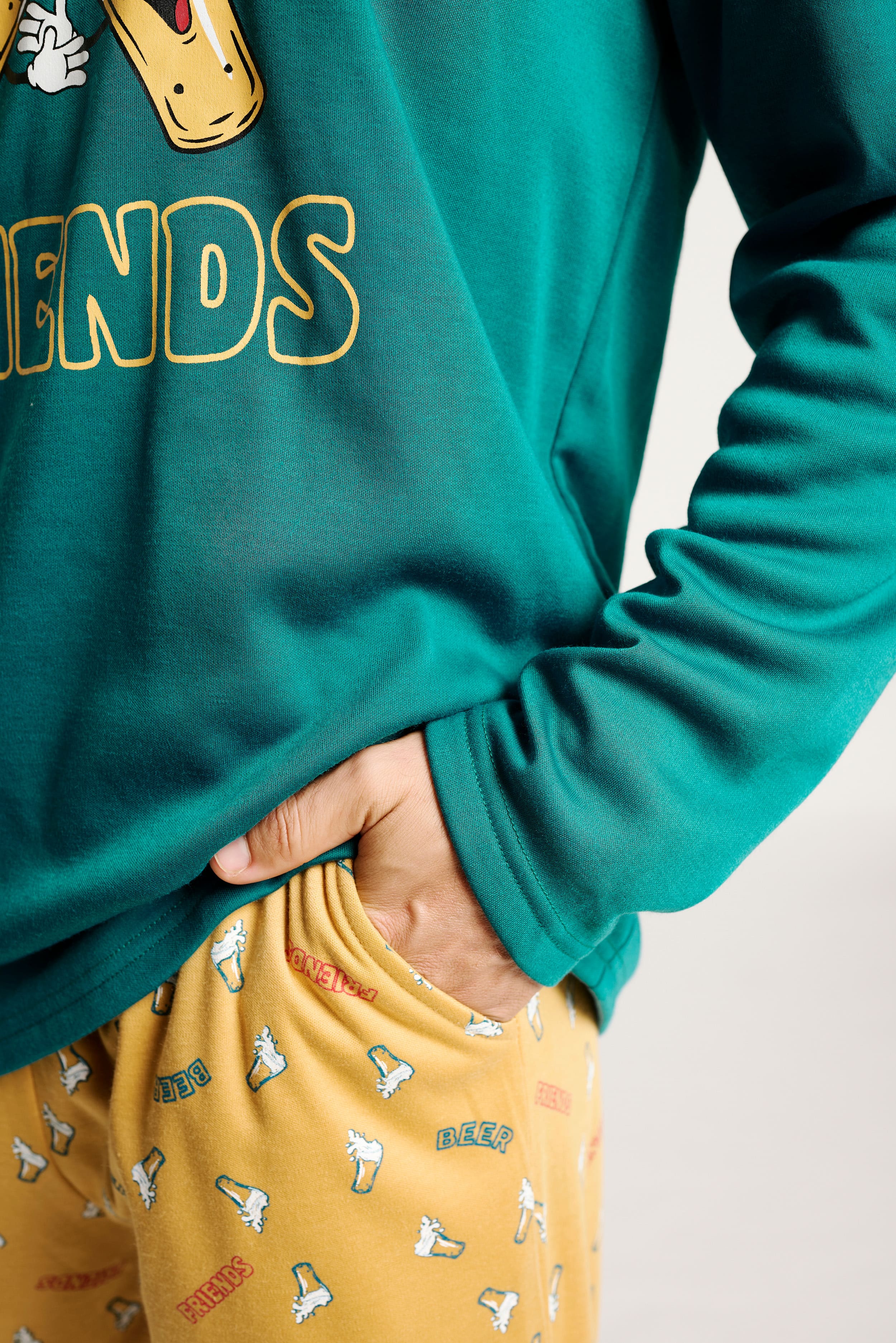 13011034-2-pijama-largo-hombre-let_s-beer-friends