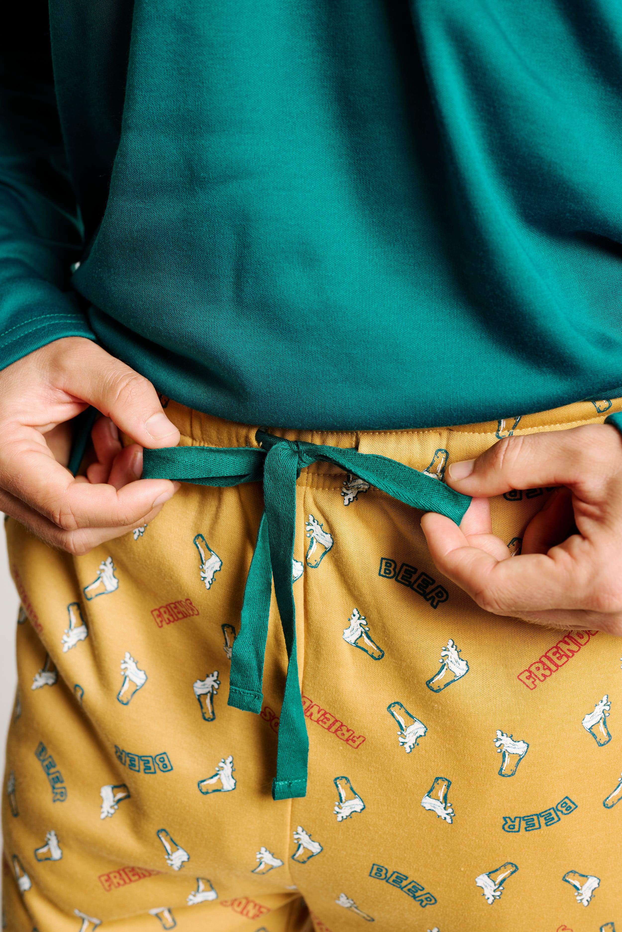 13011034-3-pijama-largo-hombre-let_s-beer-friends