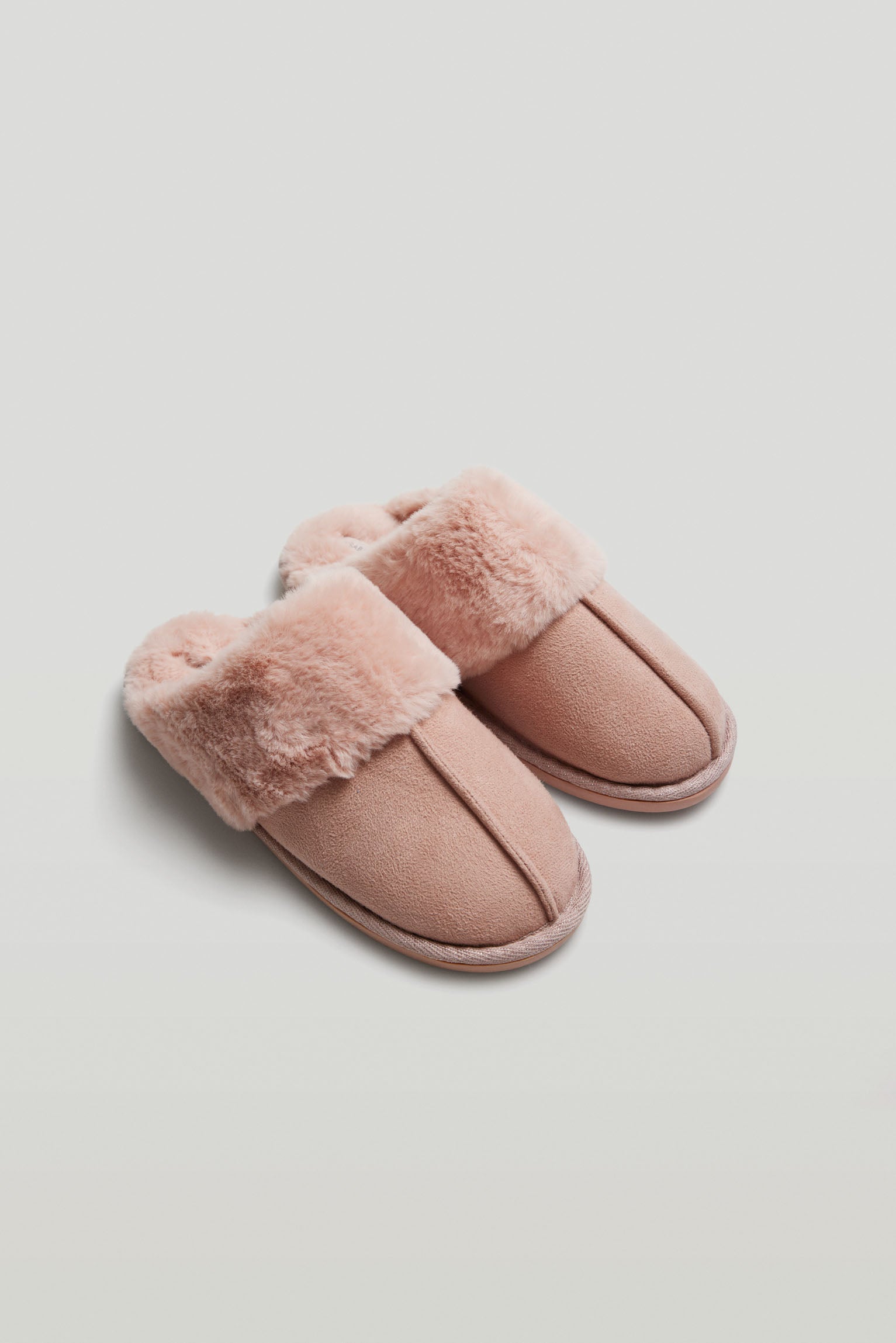 Pantofole basic in pelliccia rosa