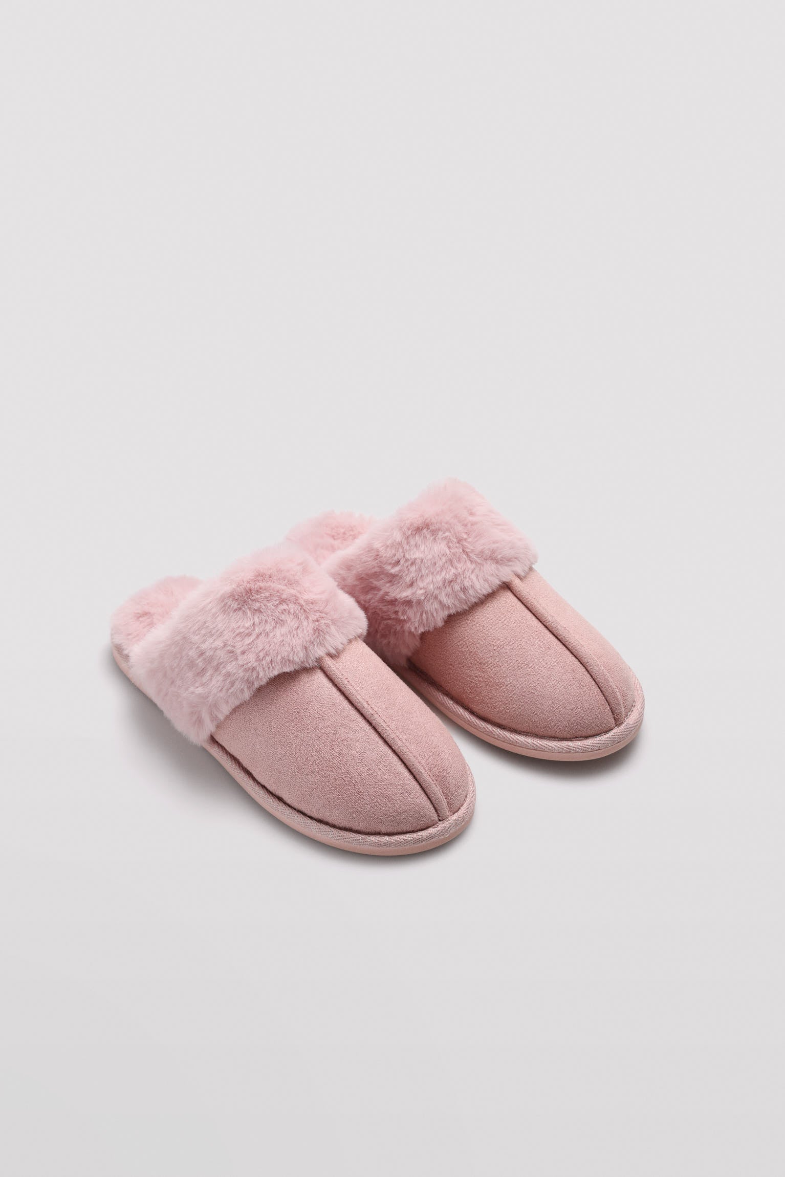 Pantofole basic in pelliccia rosa