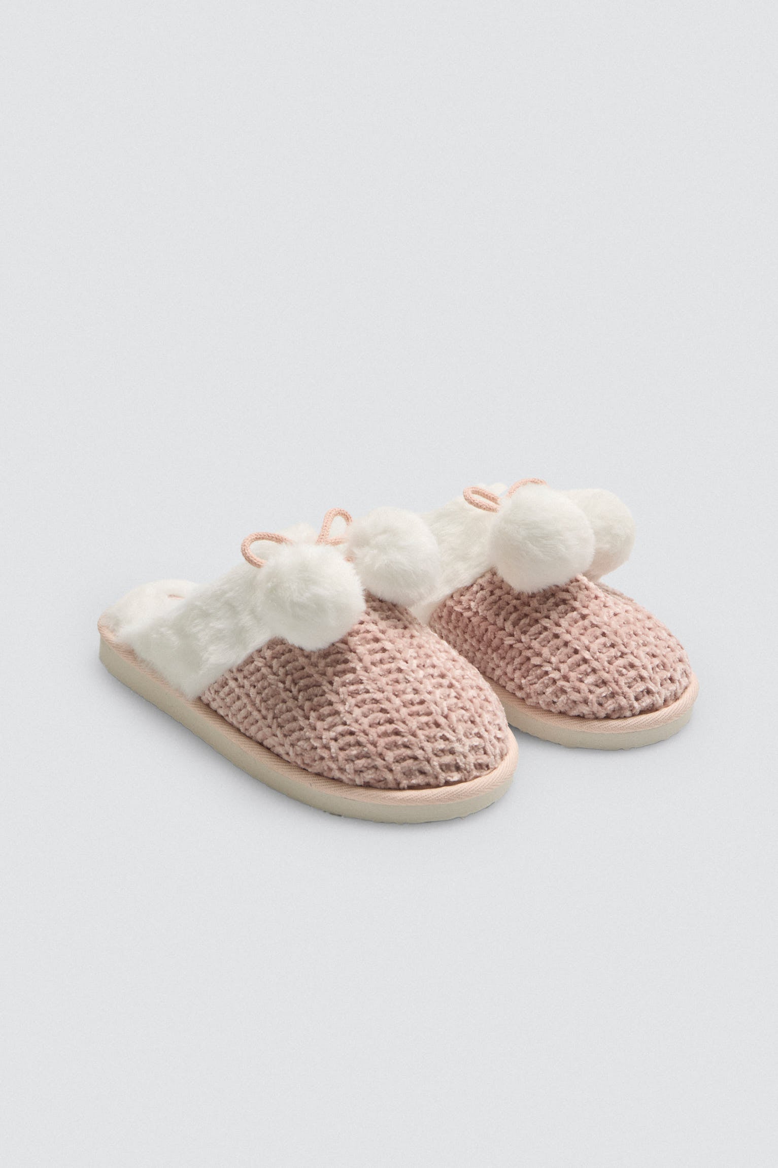 14148-2-zapatillas-de-casa-detalle-doble-pompon