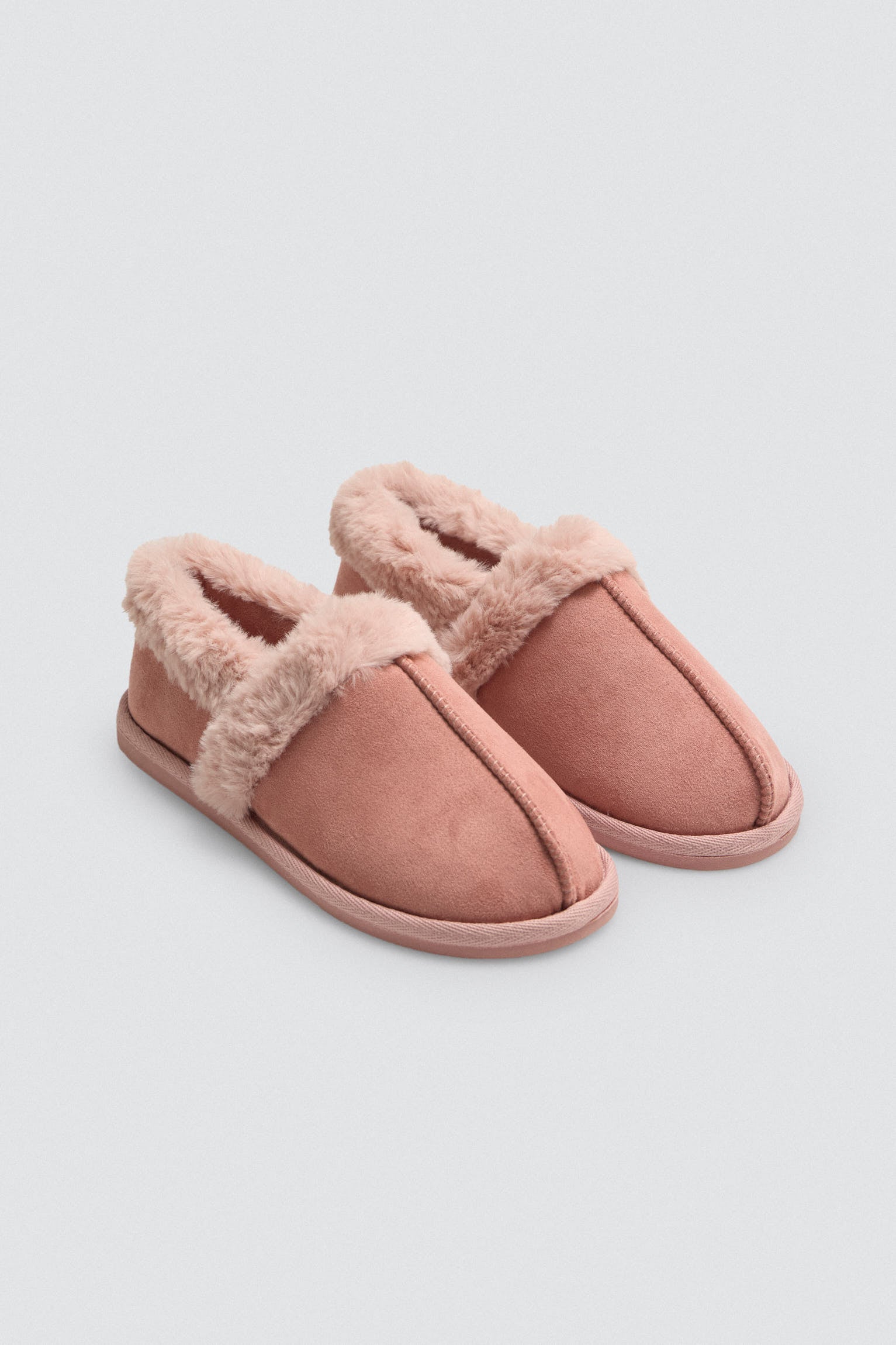 14163-2-zapatillas-de-casa-mujer-detalles-pelo-rosa