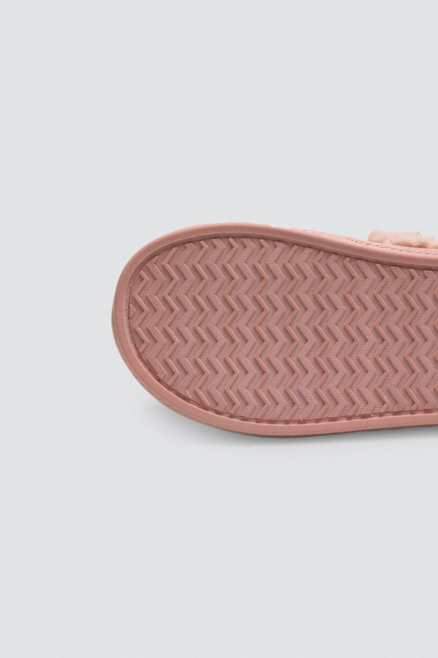 14163-5-zapatillas-de-casa-mujer-detalles-pelo-rosa
