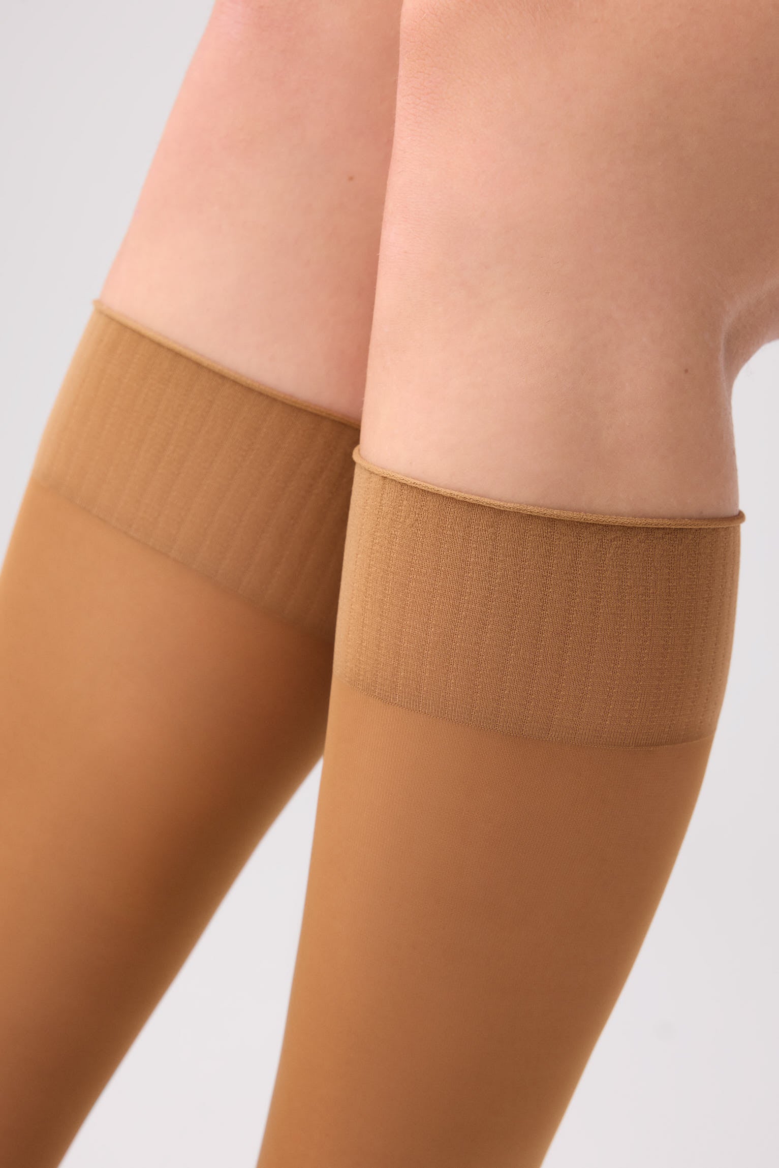 15135-BRONCE-medias-hasta-la-rodilla-40-denier-puntera-invisible-bronce