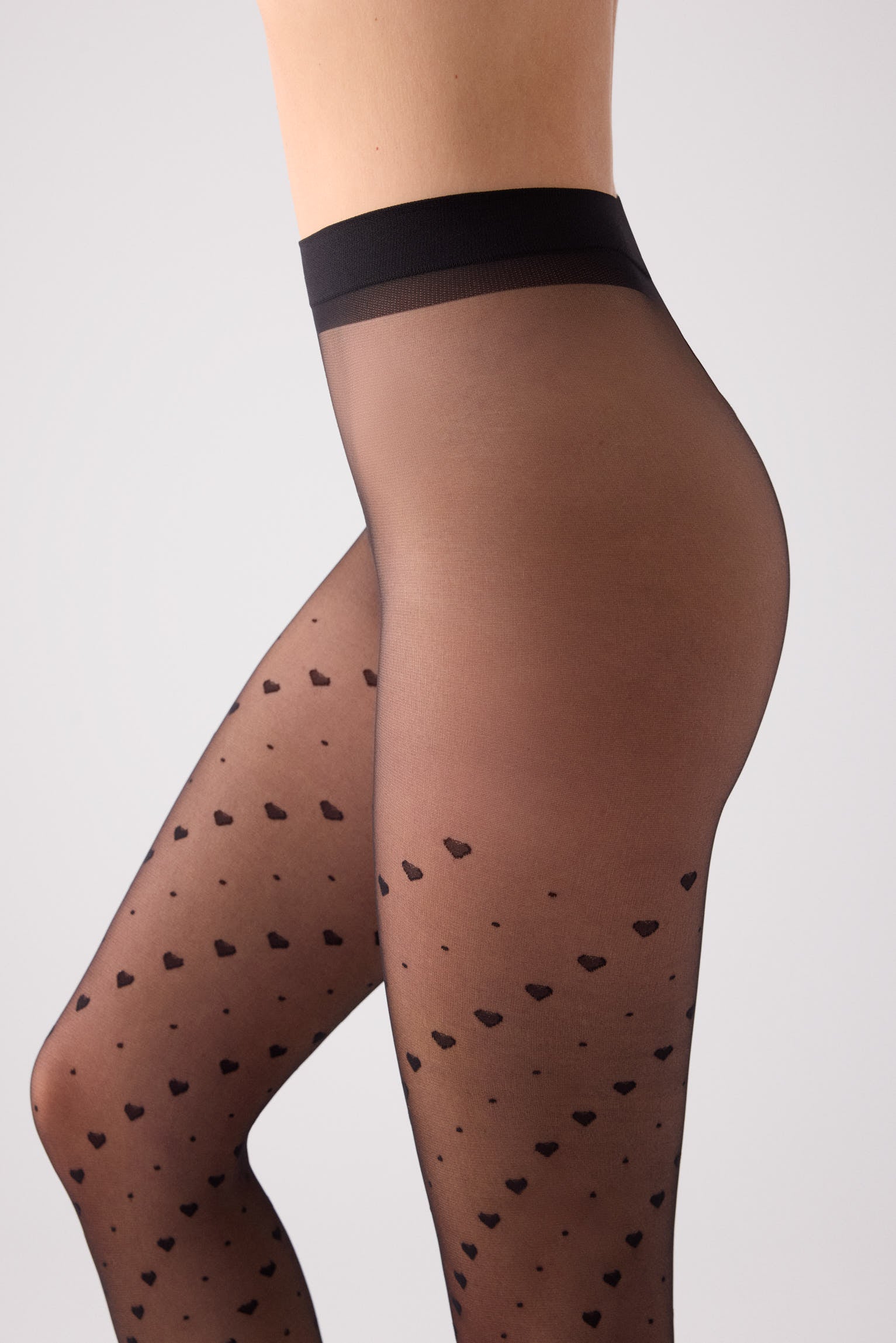 16644-NEGRO-panty-mujer-20-denier-estampado-puntos-y-corazones-negro