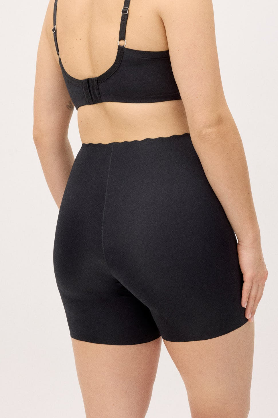 culotte-antirroce-de-control-abdomen-compresion-ligera-negro-ysabel-mora