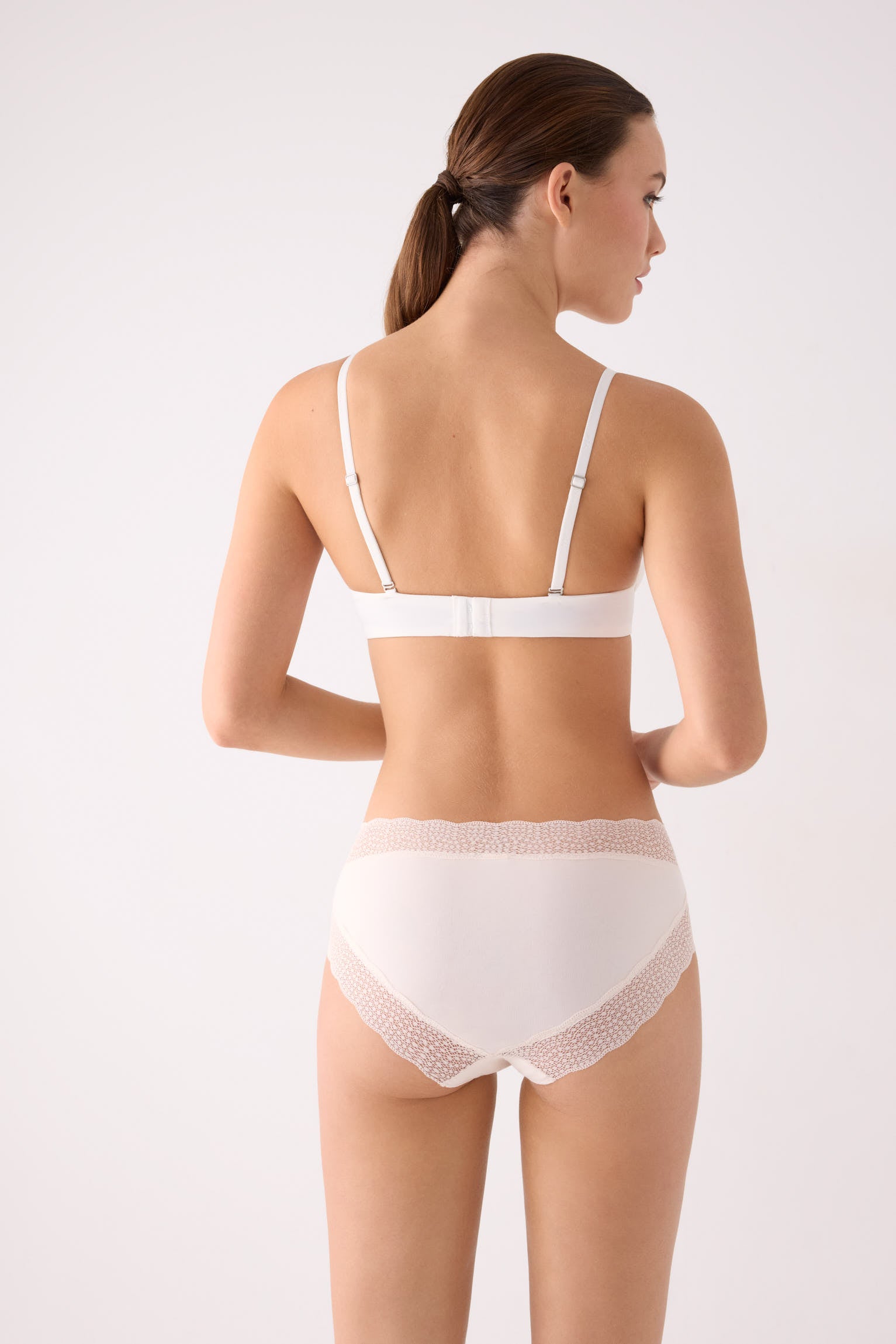 Slip midi in cotone con bordo in pizzo avorio