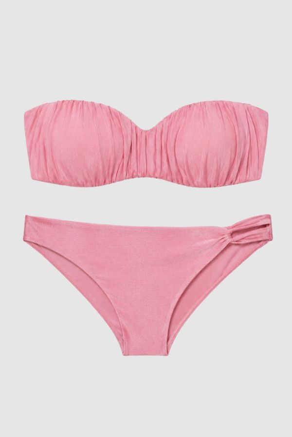 Bikini a fascia rosa lucido @maria.gomezg
