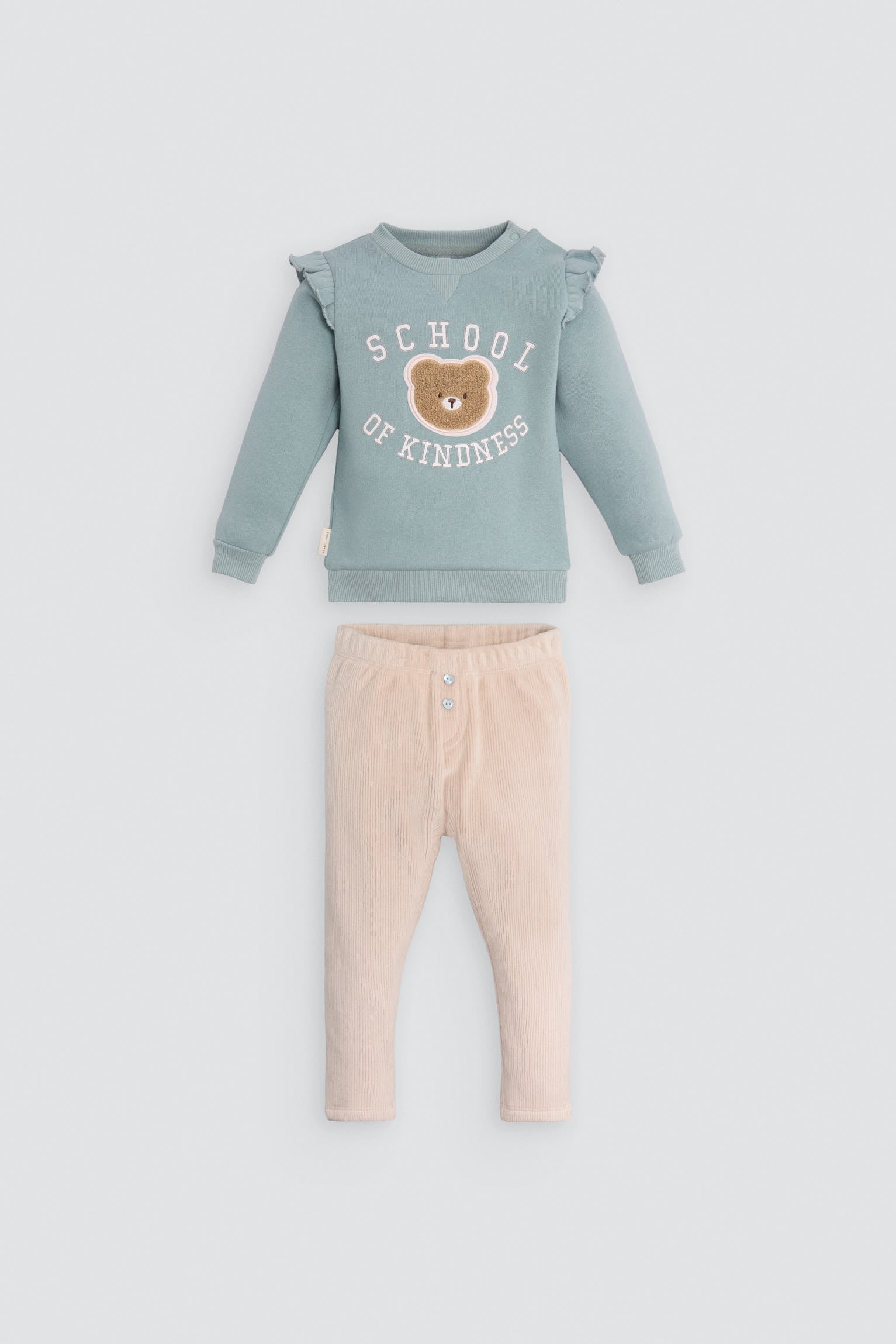 Conjunto bebé sudadera con volantes y pantalón detalle oso texturizado - Ysabel Mora
