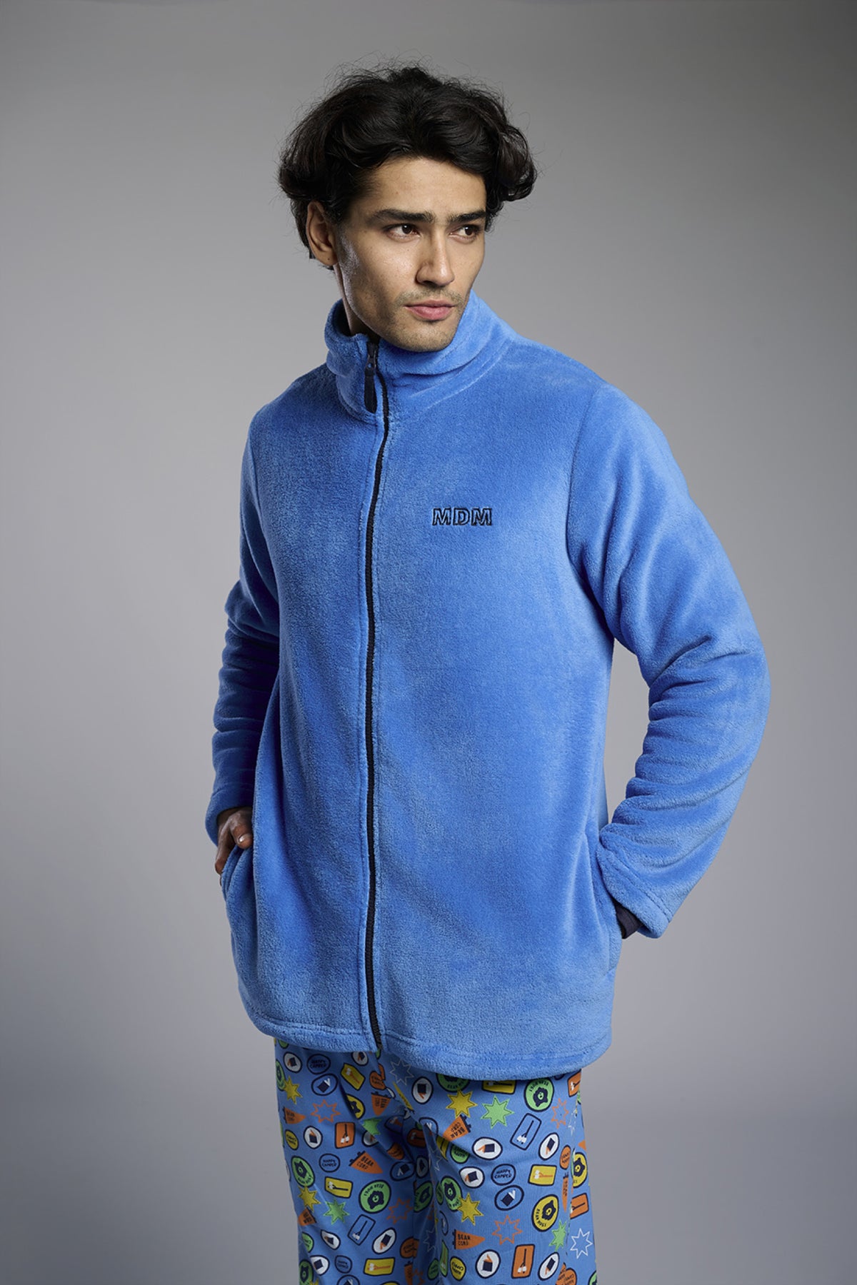 Bata corta polar coralina uomo detalle bordado azul