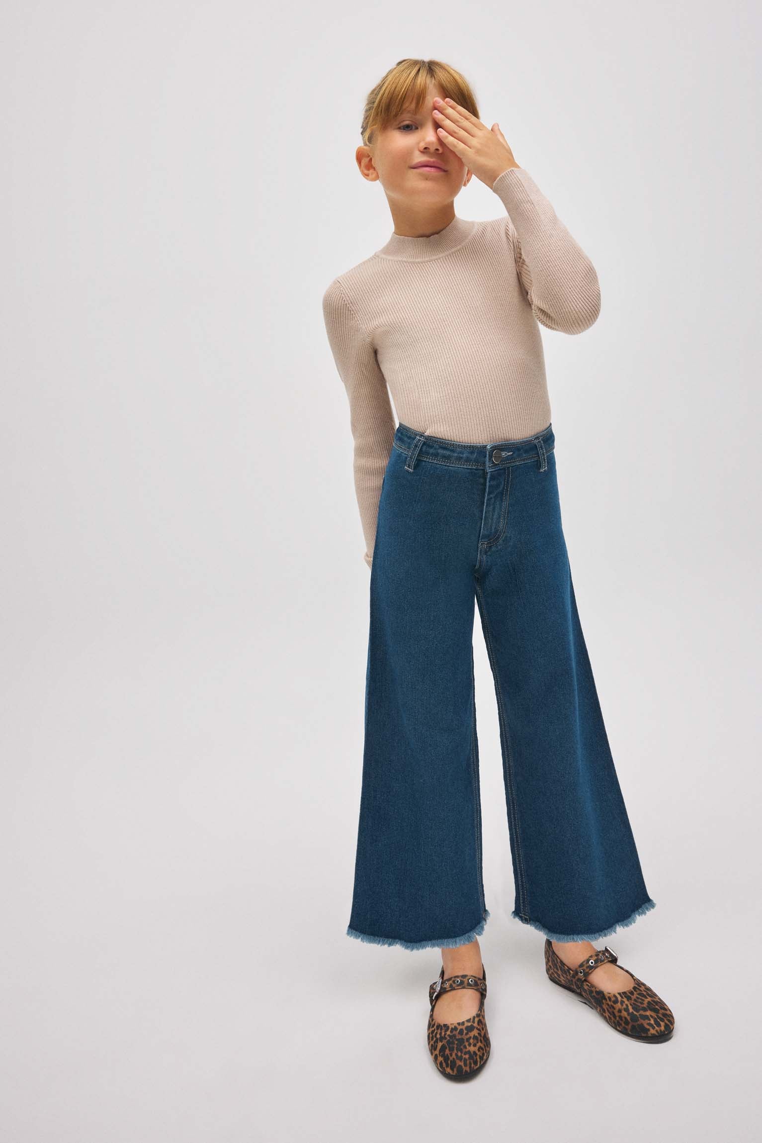 33253-2-pantalones-nina-vaqueros-anchos-marino-ysabel-mora