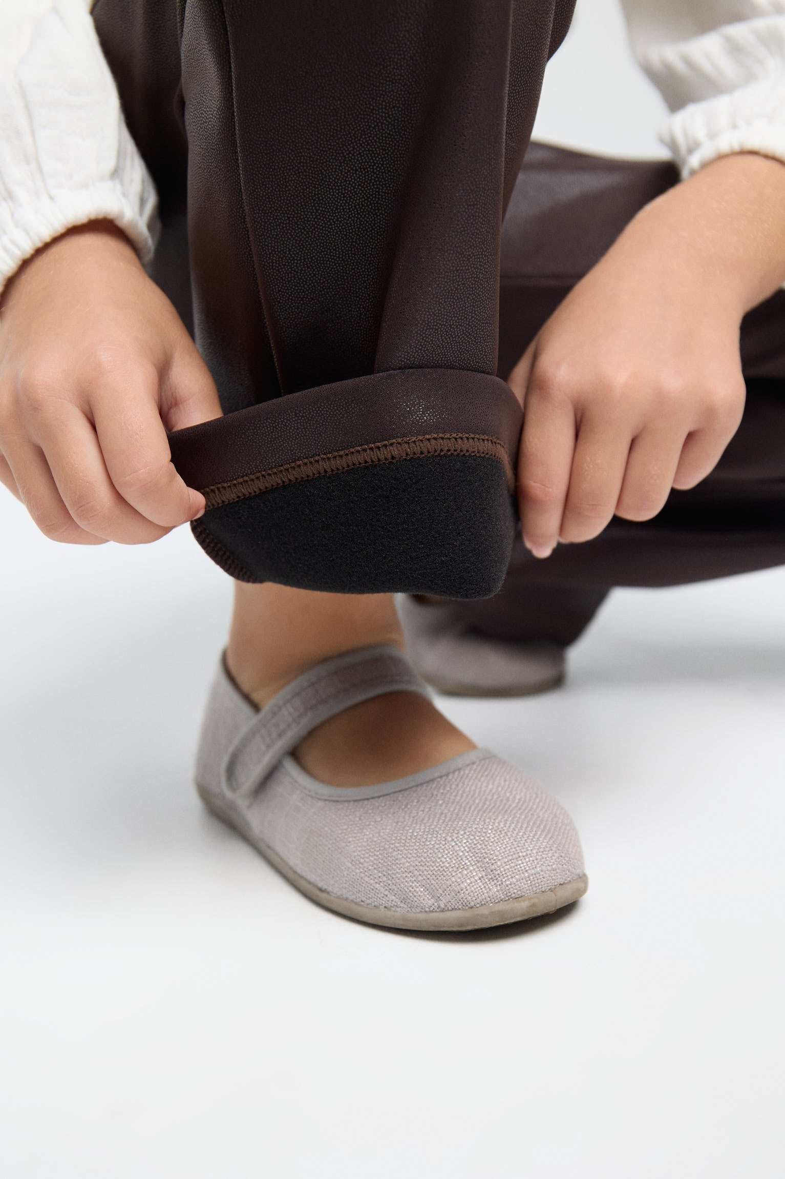 TÉRMICO Pantalón afelpado bambina efecto piel flare chocolate