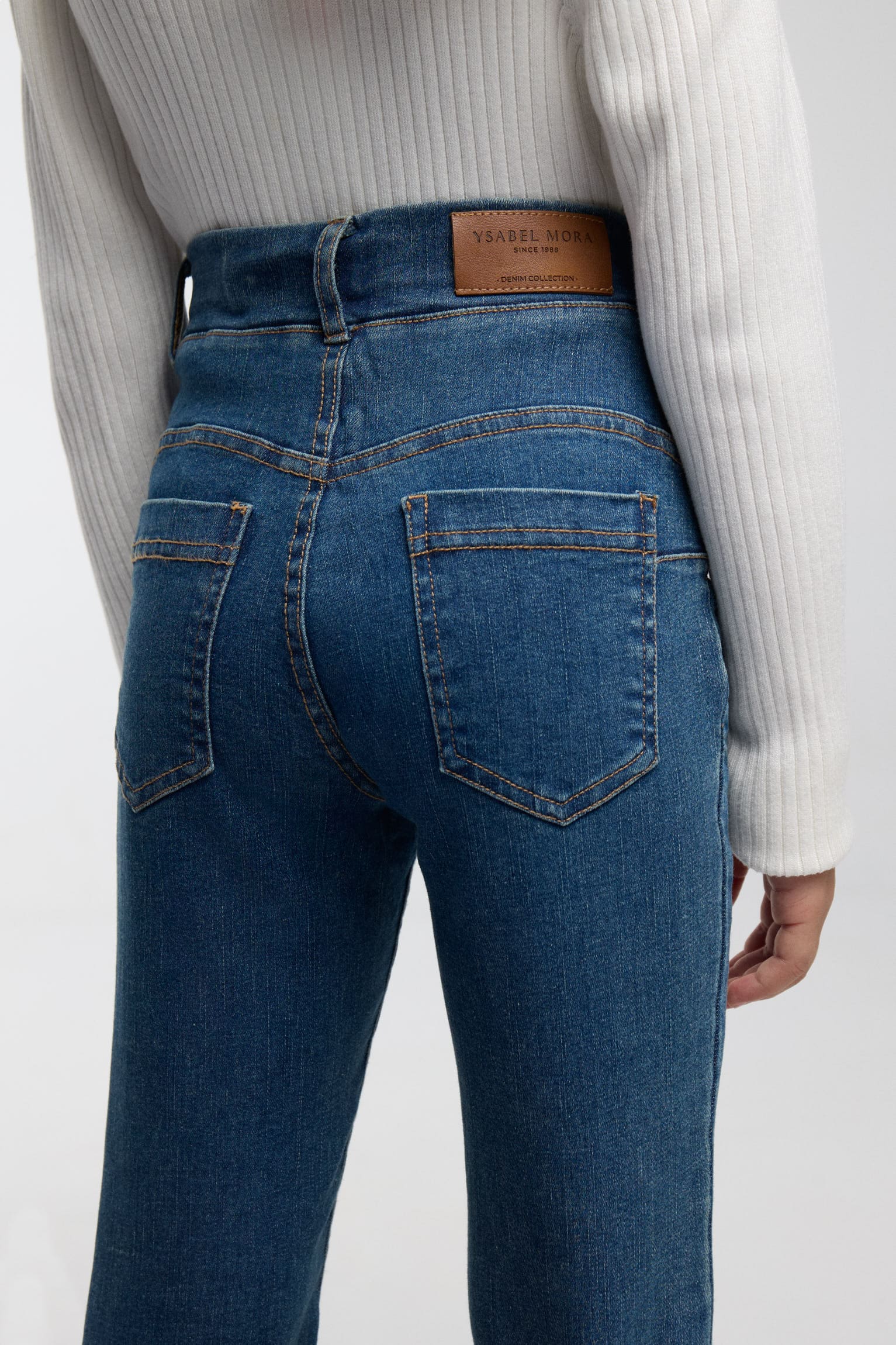 Pantalón bambina vaquero acampanado