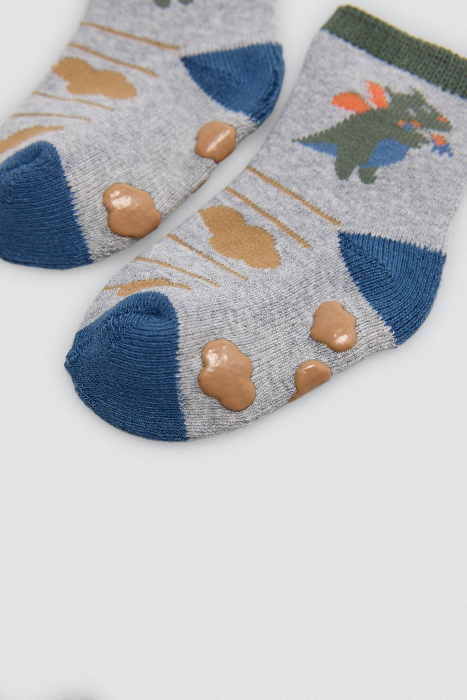 52872KIT-7-pack-calcetines-termicos-antideslizantes-bebe-ysabel-mora