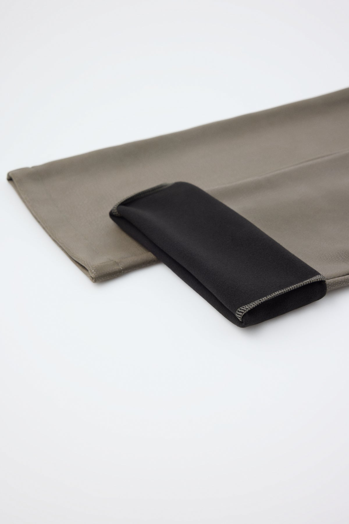 TERMICO Pantaloni efecto piel acampanados push-up verde oliva